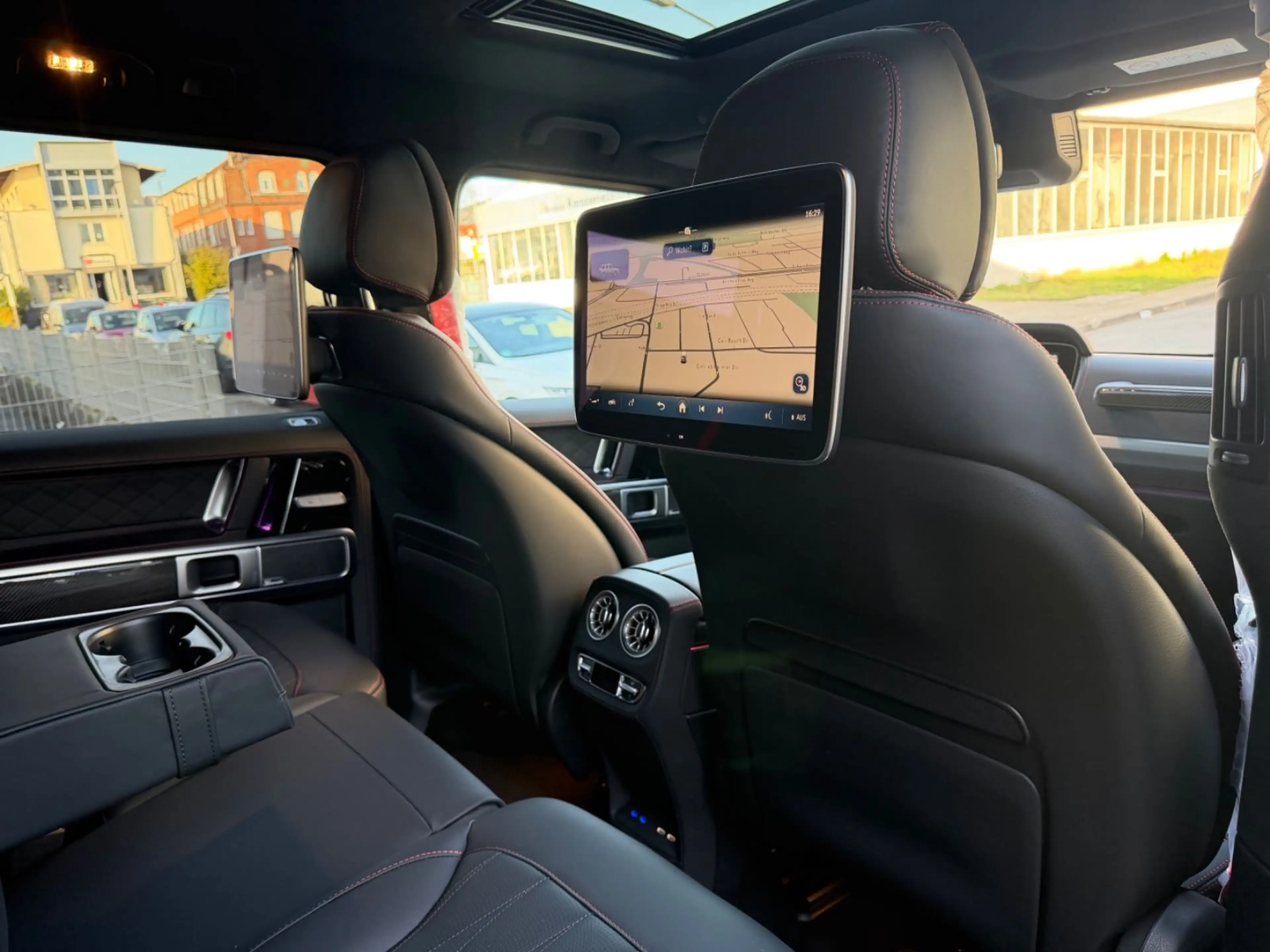 Mercedes-Benz G 63 AMG MY27|SCHWARZ|CARBONEXTERIOR|ACTIVE RIDE|SUPERIOR — photo 8