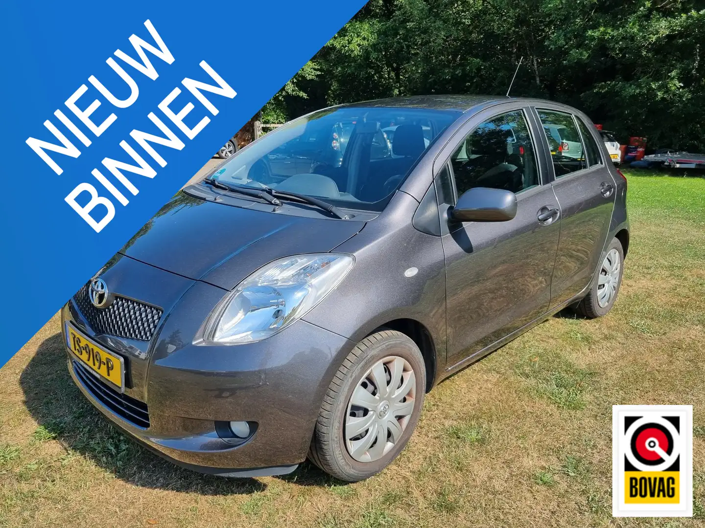 Toyota Yaris 1.3 VVTi Idols AIRCO Gris - 1
