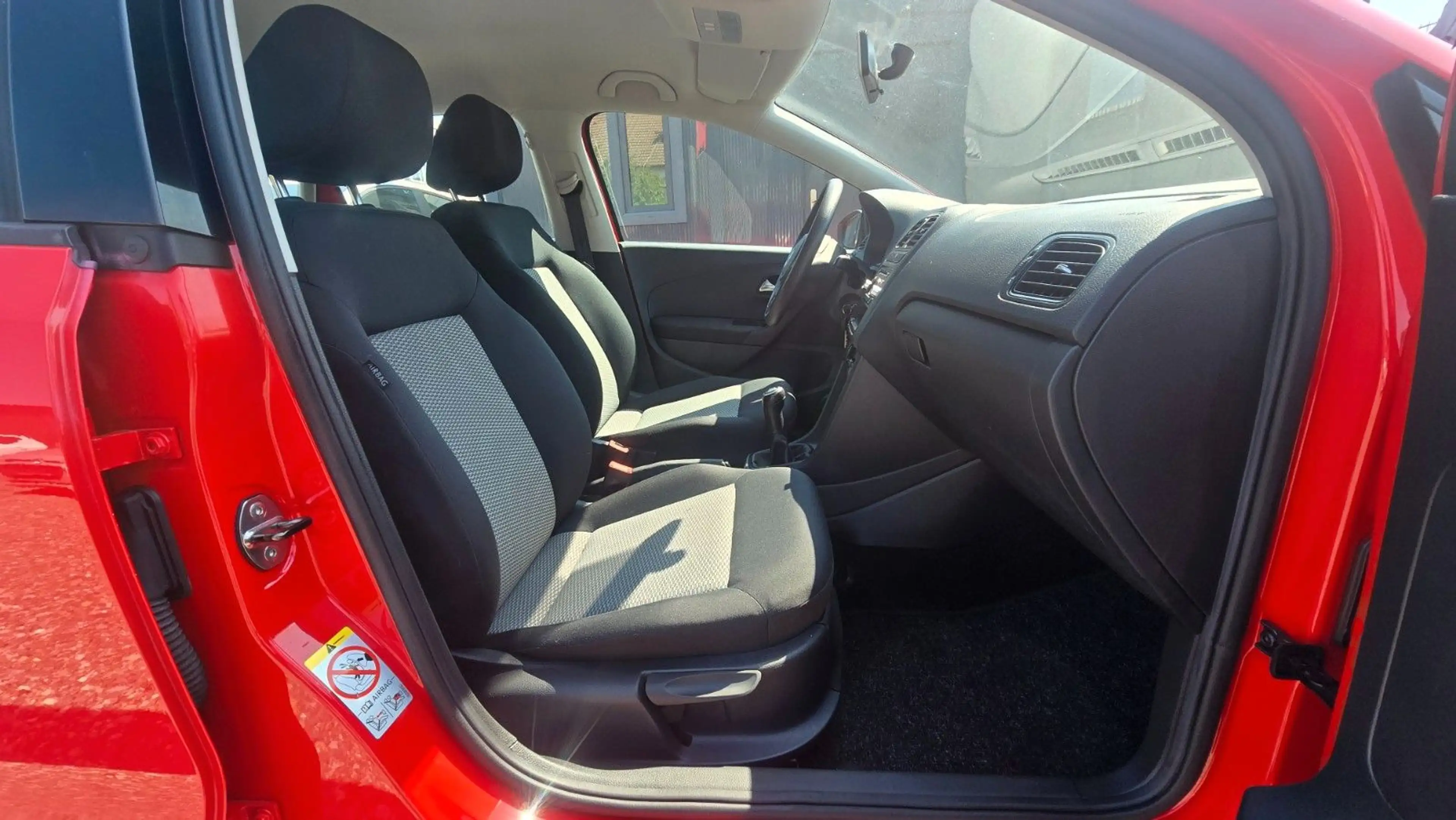Volkswagen Polo V *41000Tkm*TÜV 03/2028 — photo 12