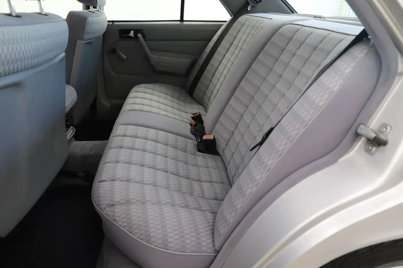 Mercedes-Benz 190 E 1.8 109PS Automatik H-KZ Original Zustand, foto 12