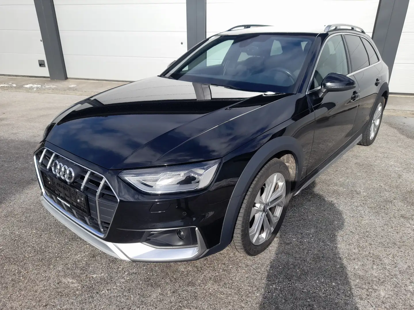 Audi A4 allroad 40 TDI basis Schwarz - 1