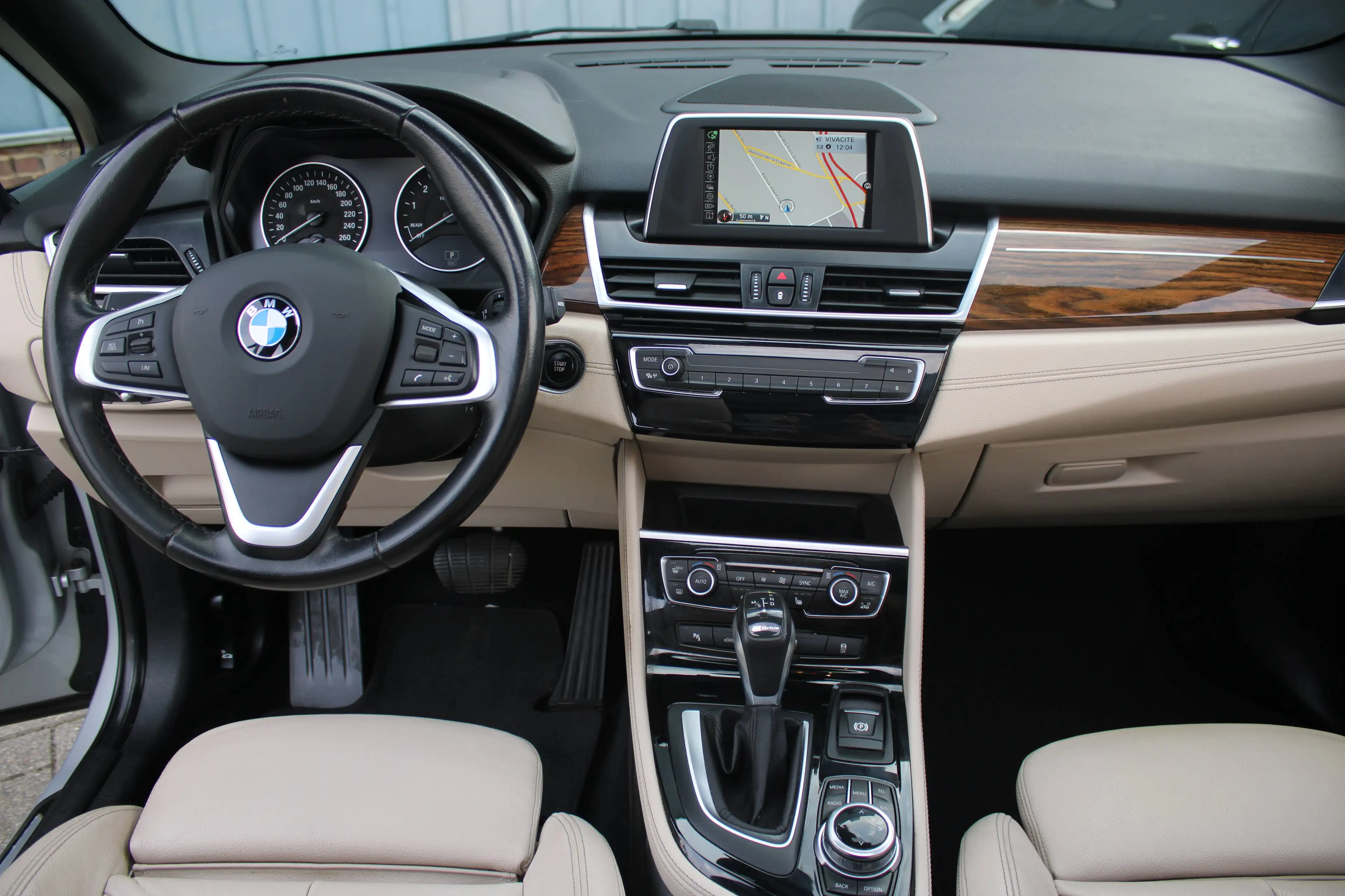 BMW 225 Active Tourer PHEV Hybride 225xeA+BOÎTE AUTO+CUIR — photo 11