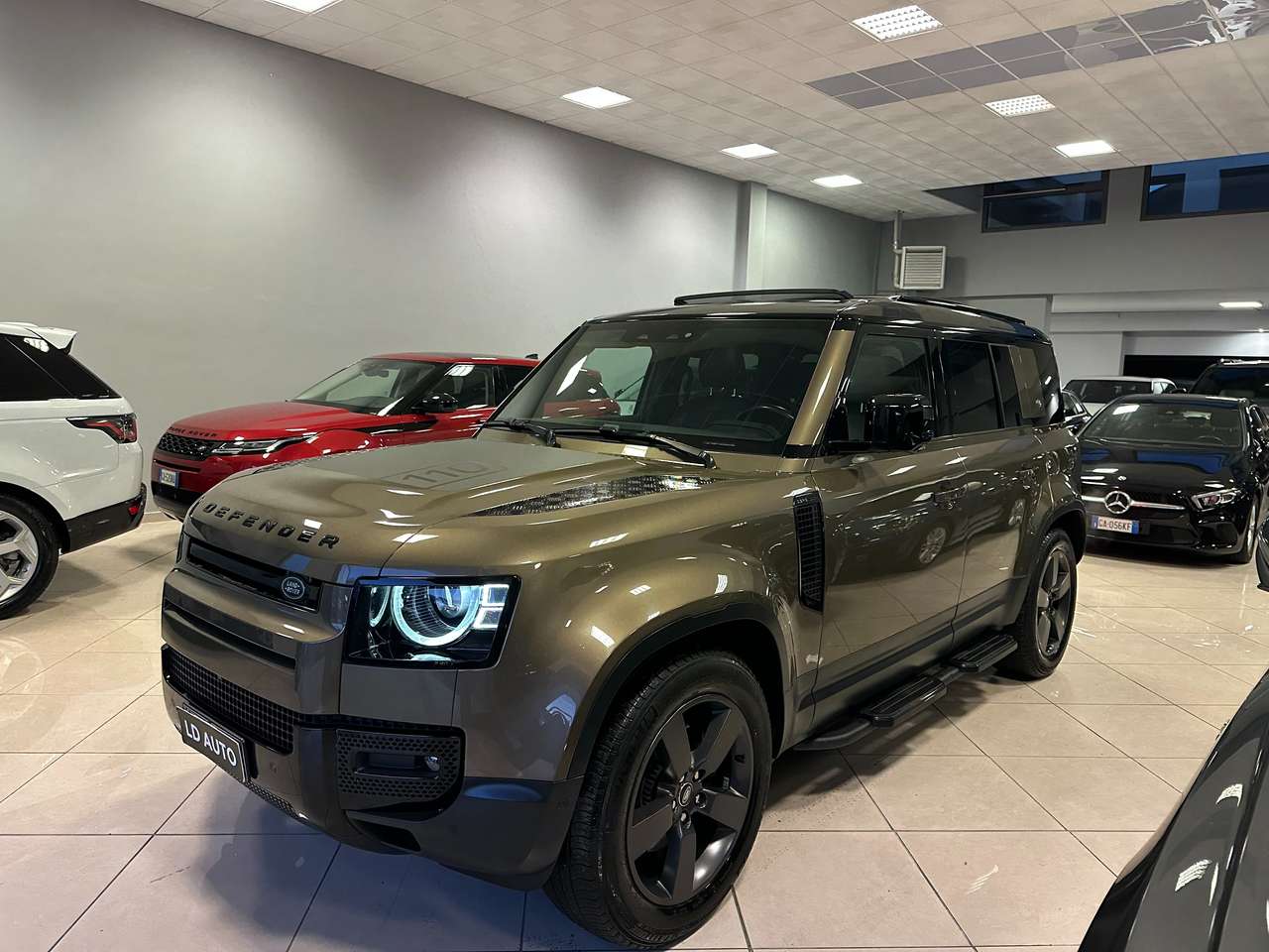 Land Rover Defender 110 3.0d i6 mhev SE awd 250cv 7 POSTO IVA ESPOSTA
