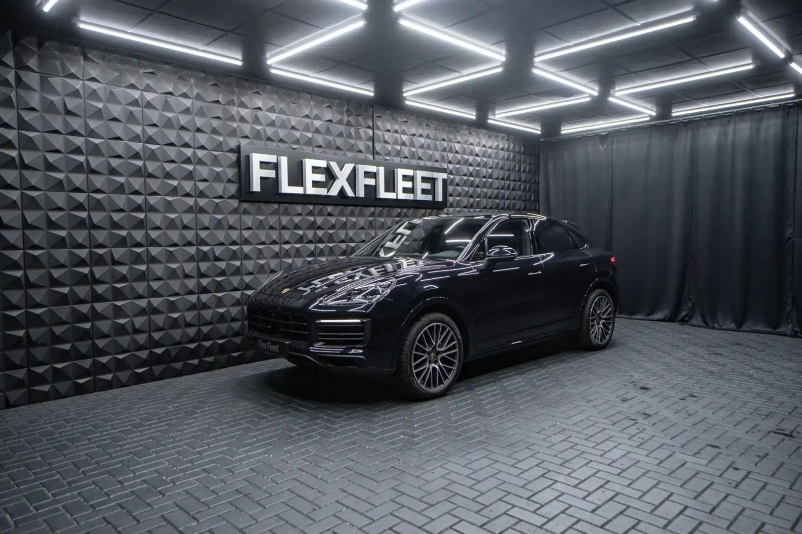 Porsche Cayenne Cayenne Coupe SportDesign Chrono SportAbgas Pano Schwarz - 1