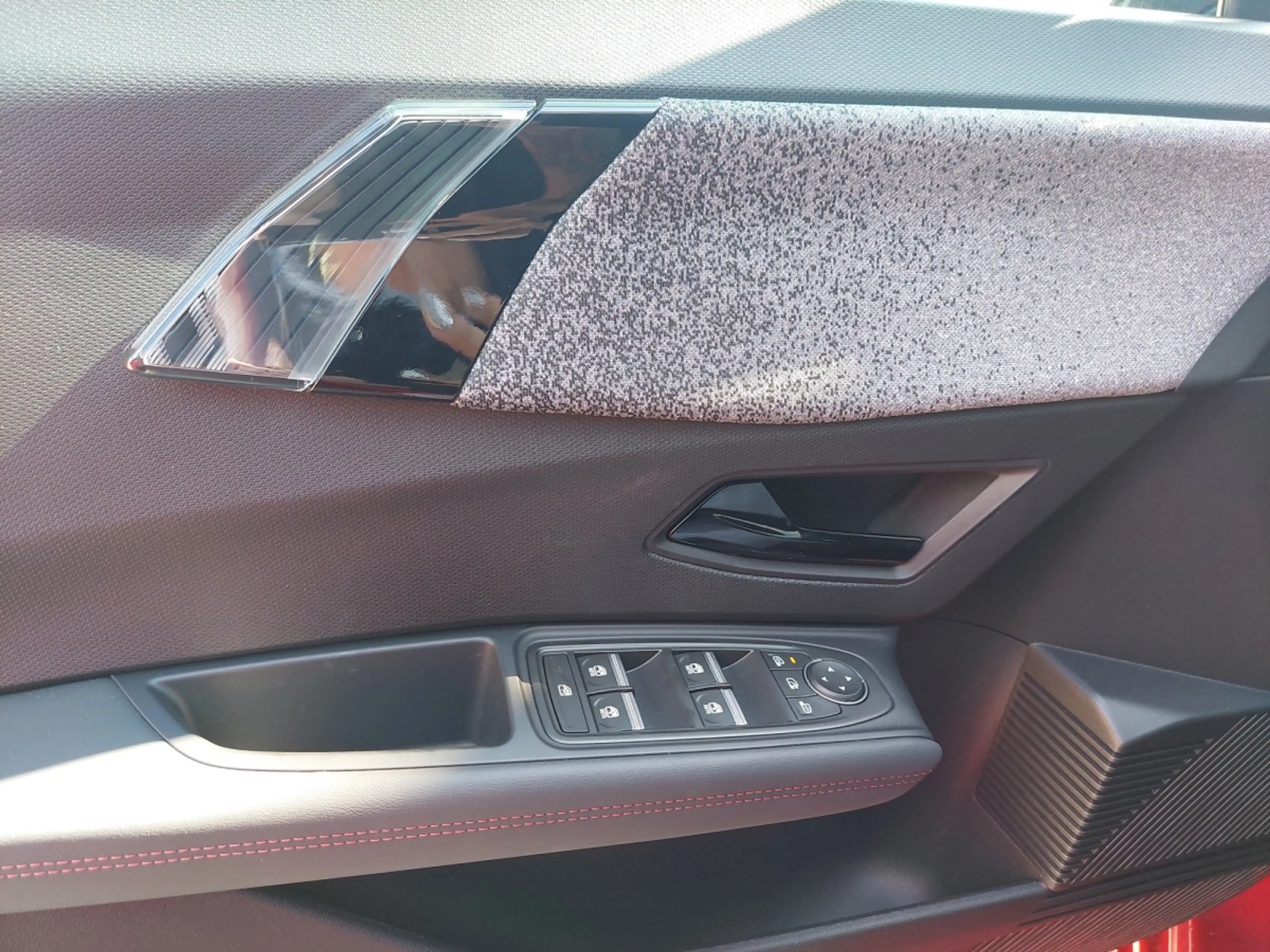 Renault Clio Techno Full Hybrid 160 — photo 18
