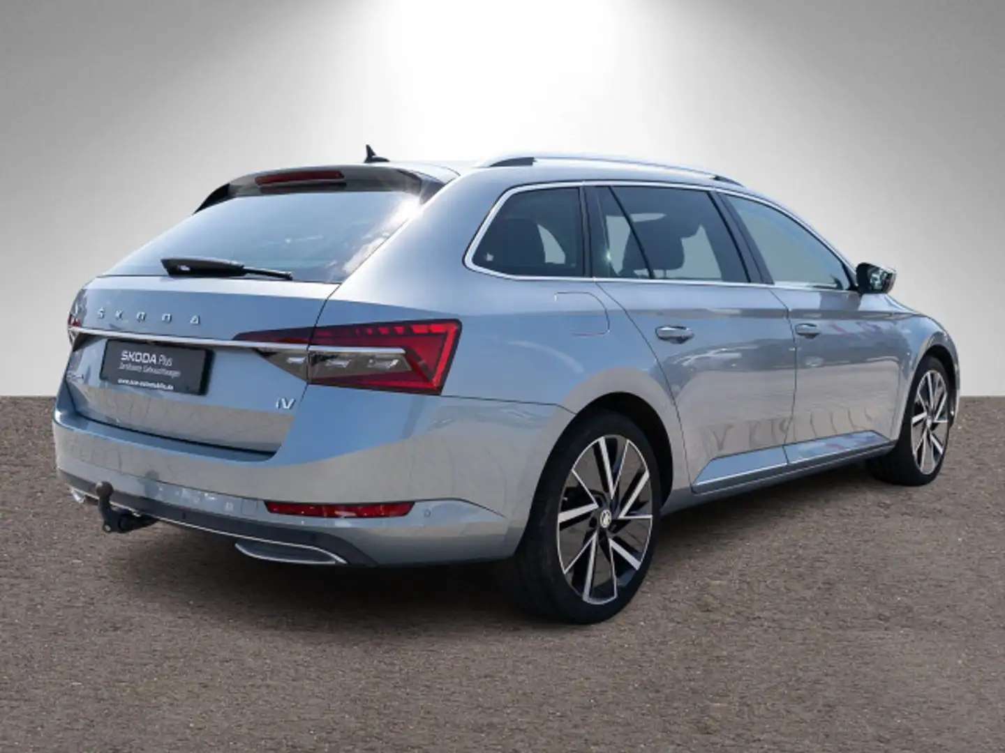 Skoda Superb Combi iV L&K 1.4TSI LED Navi 360° ACC AHK Grau - 1