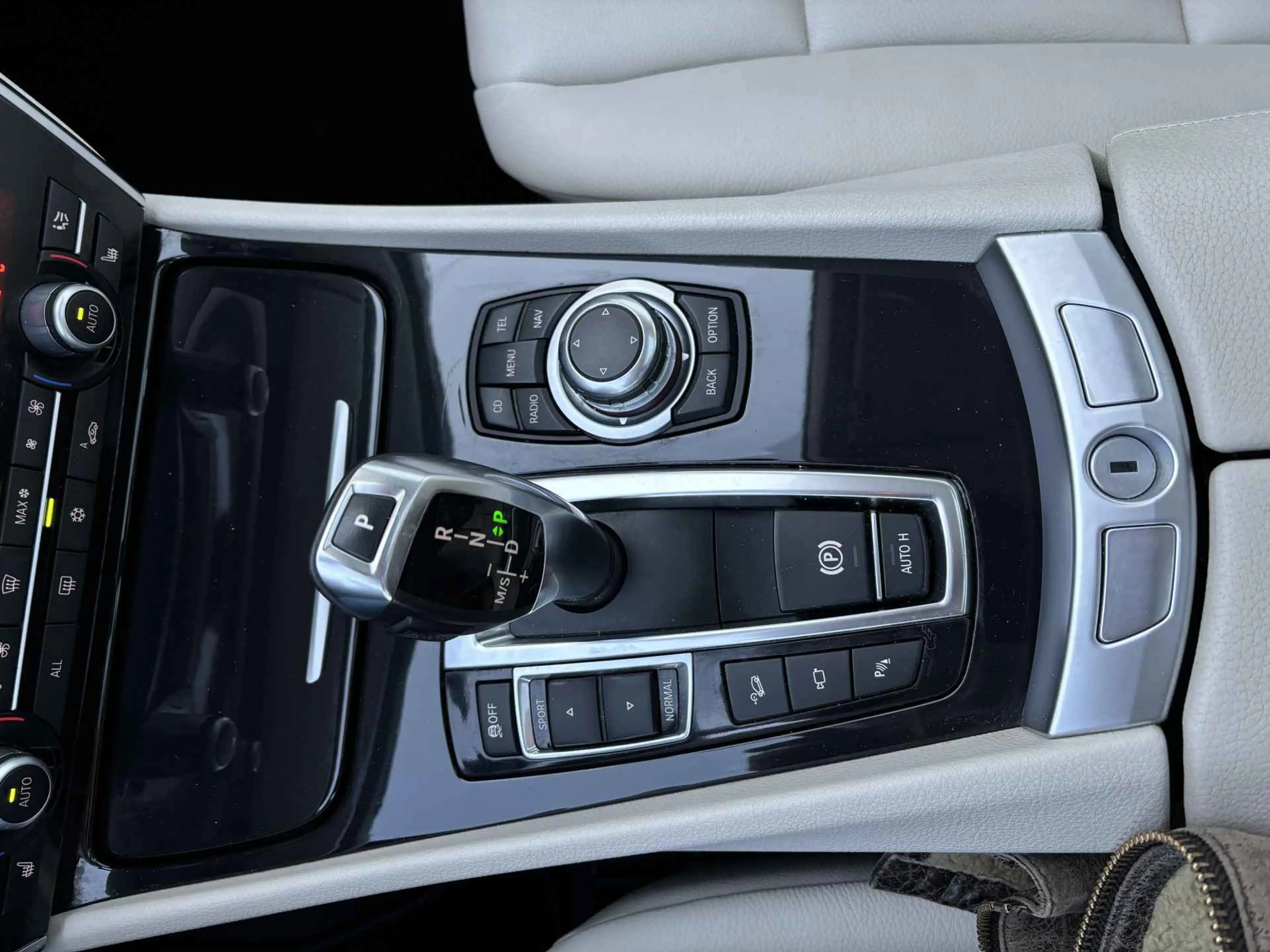 BMW 535 5-serie Gran Turismo 535xi High Executive — photo 36