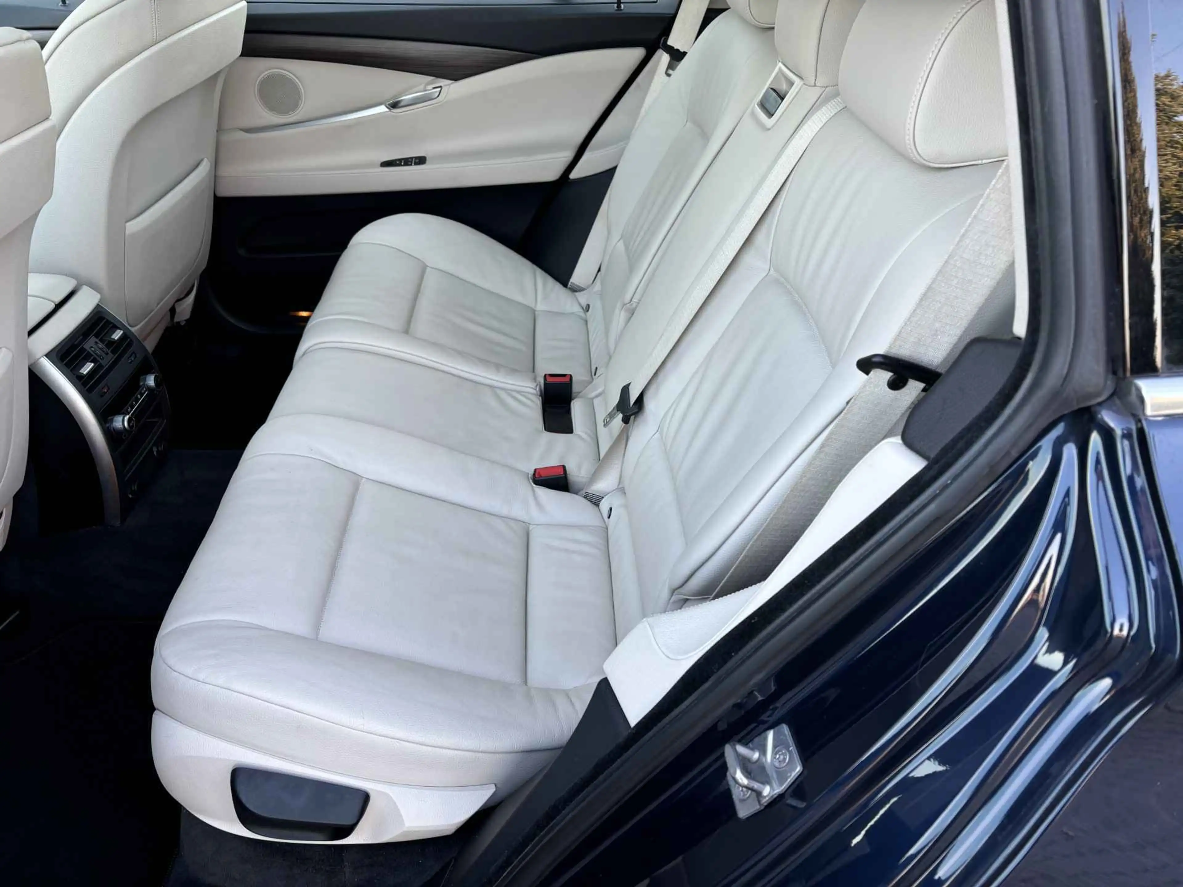 BMW 535 5-serie Gran Turismo 535xi High Executive — photo 9
