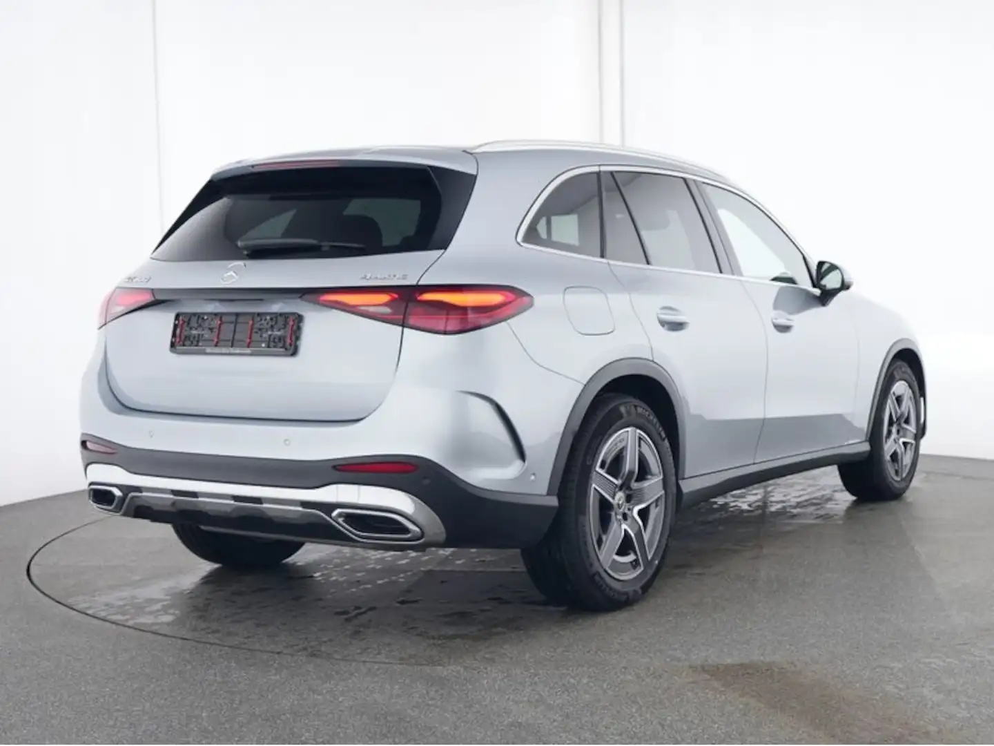 Mercedes-Benz GLC 300 4M AMG PREMIUM + DISTRONIC-PANORAMA Plateado - 2
