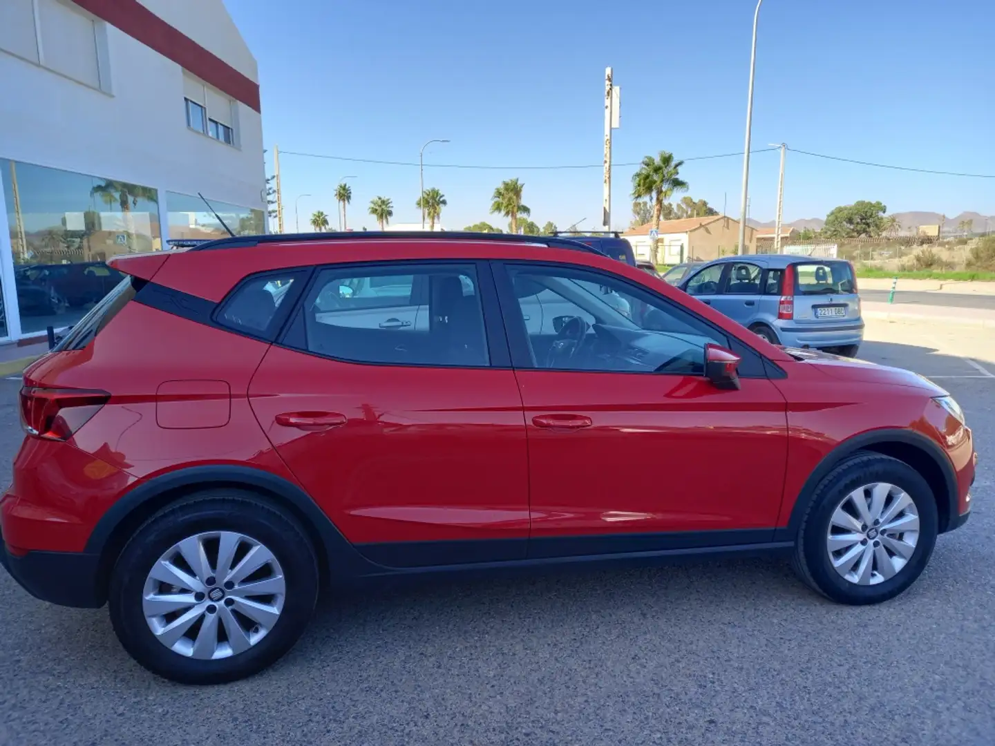 SEAT Arona 1.0 TSI Ecomotive S&S Style 110 Rojo - 1