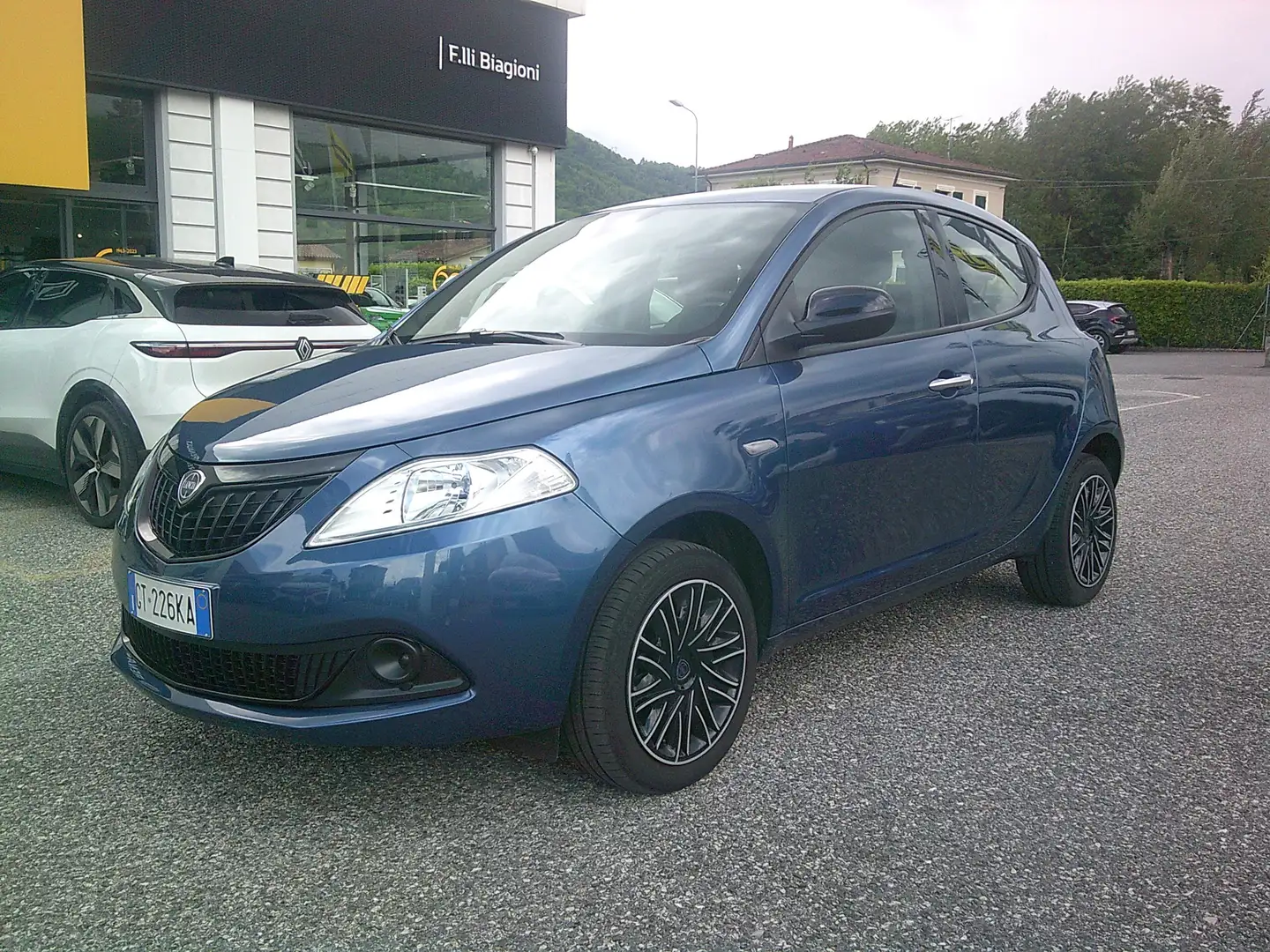 Lancia Ypsilon Ypsilon 1.0 firefly hybrid Silver Plus s Blau - 1