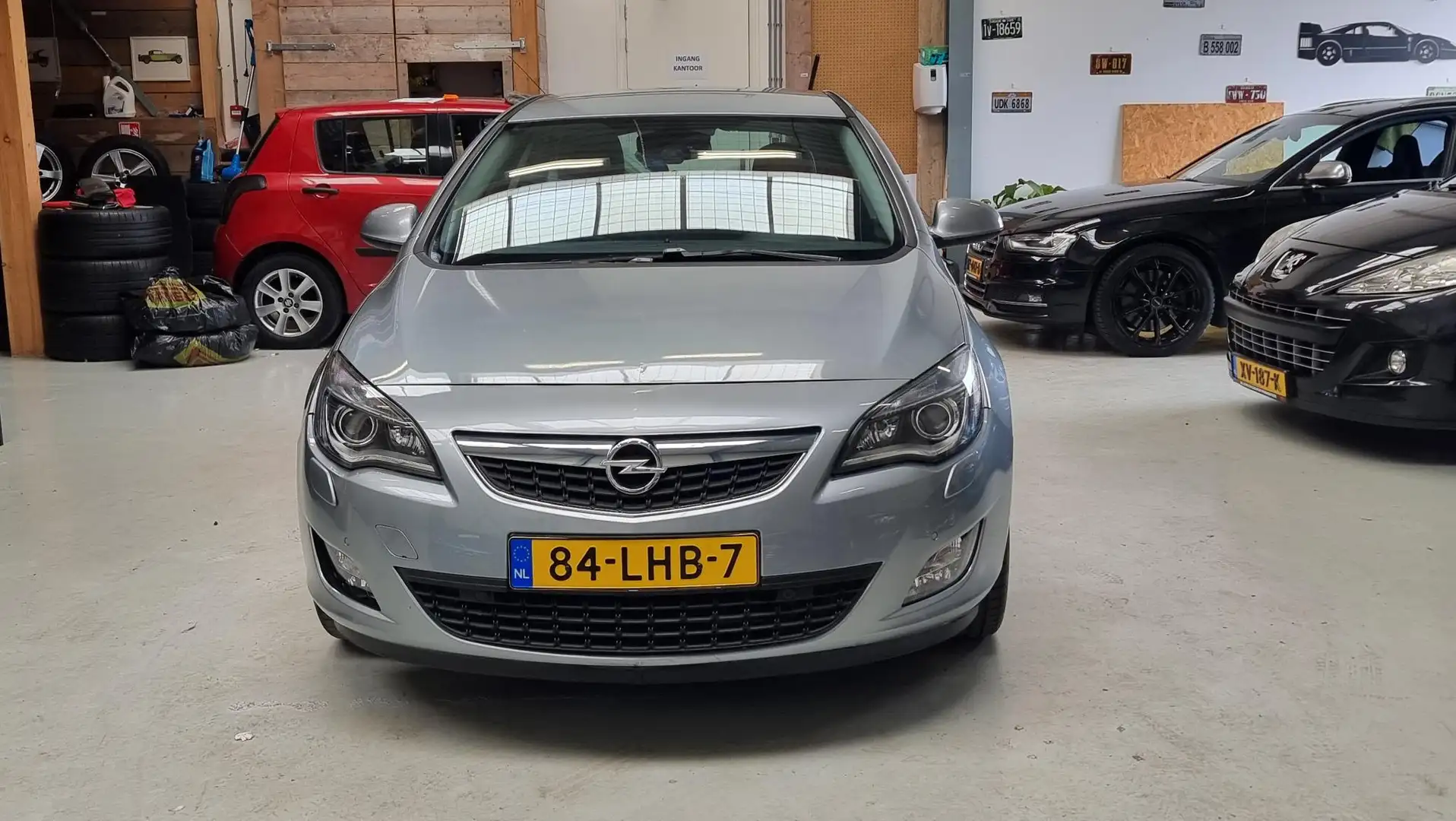 Opel Astra 1.6 Turbo Cosmo Leer, Navi, Bluetooth, LMV, NAP... Gris - 2