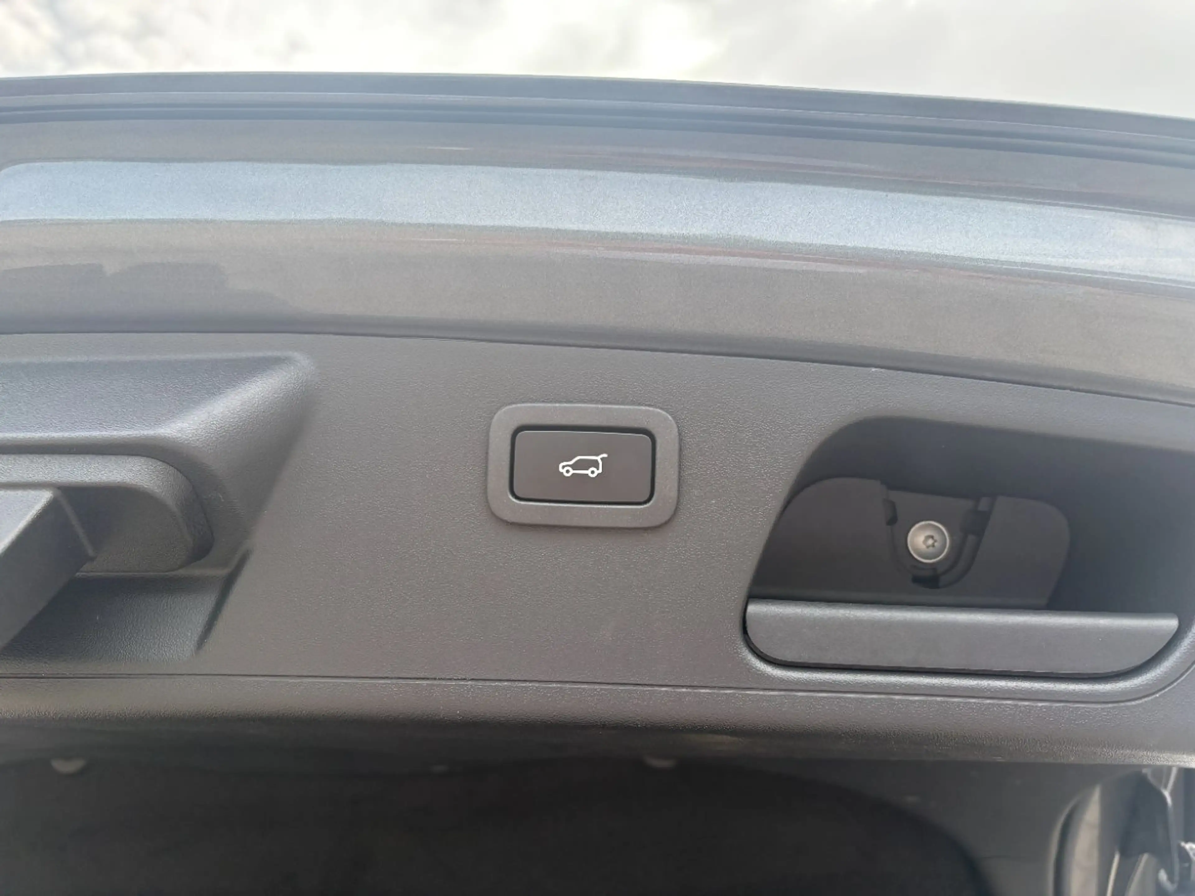 Jaguar E-Pace P250 S ACC+LED+Navi+SHZ+2xKlima+Kam.+LM — photo 9