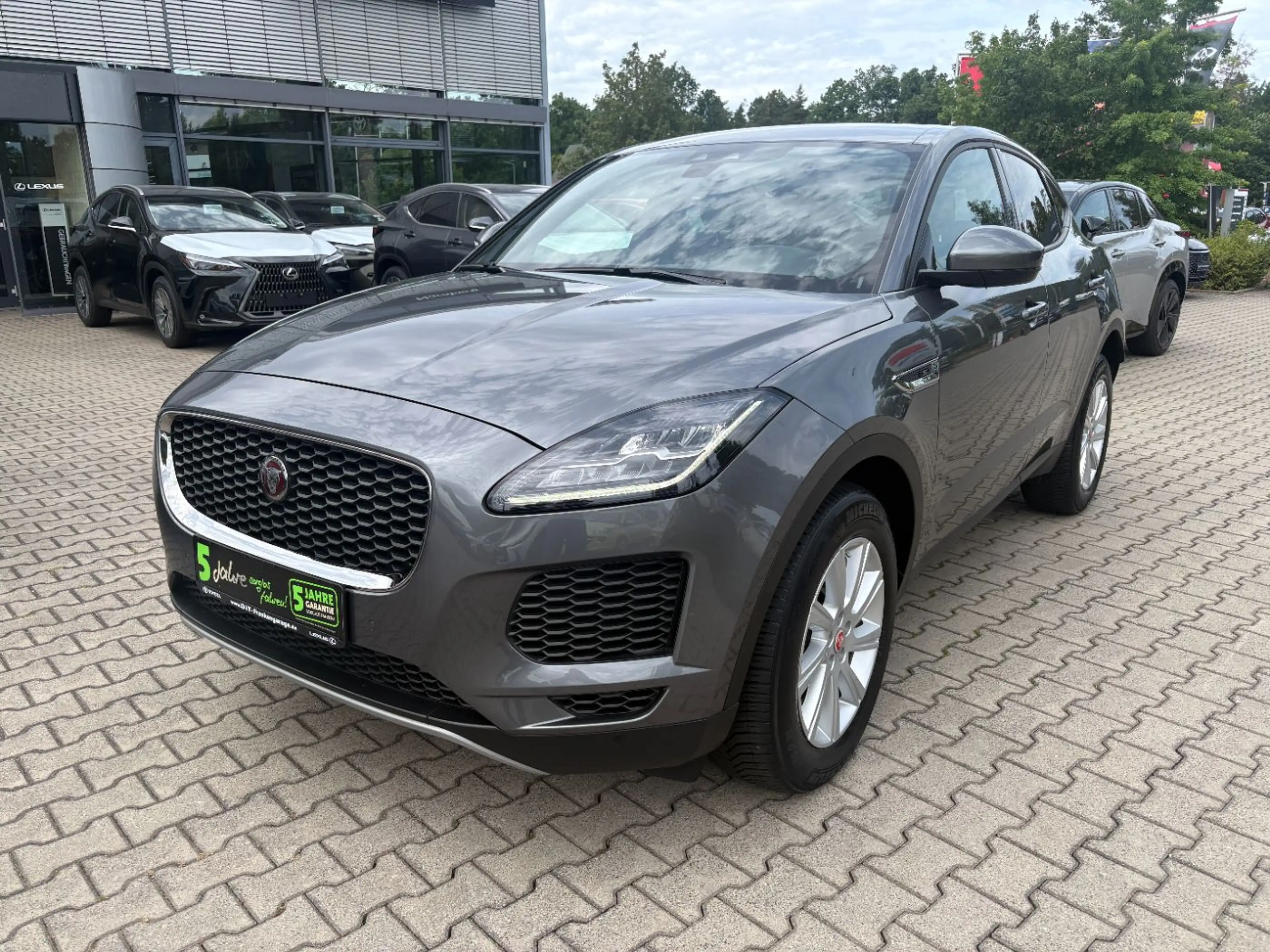 Jaguar E-Pace P250 S ACC+LED+Navi+SHZ+2xKlima+Kam.+LM — photo 2