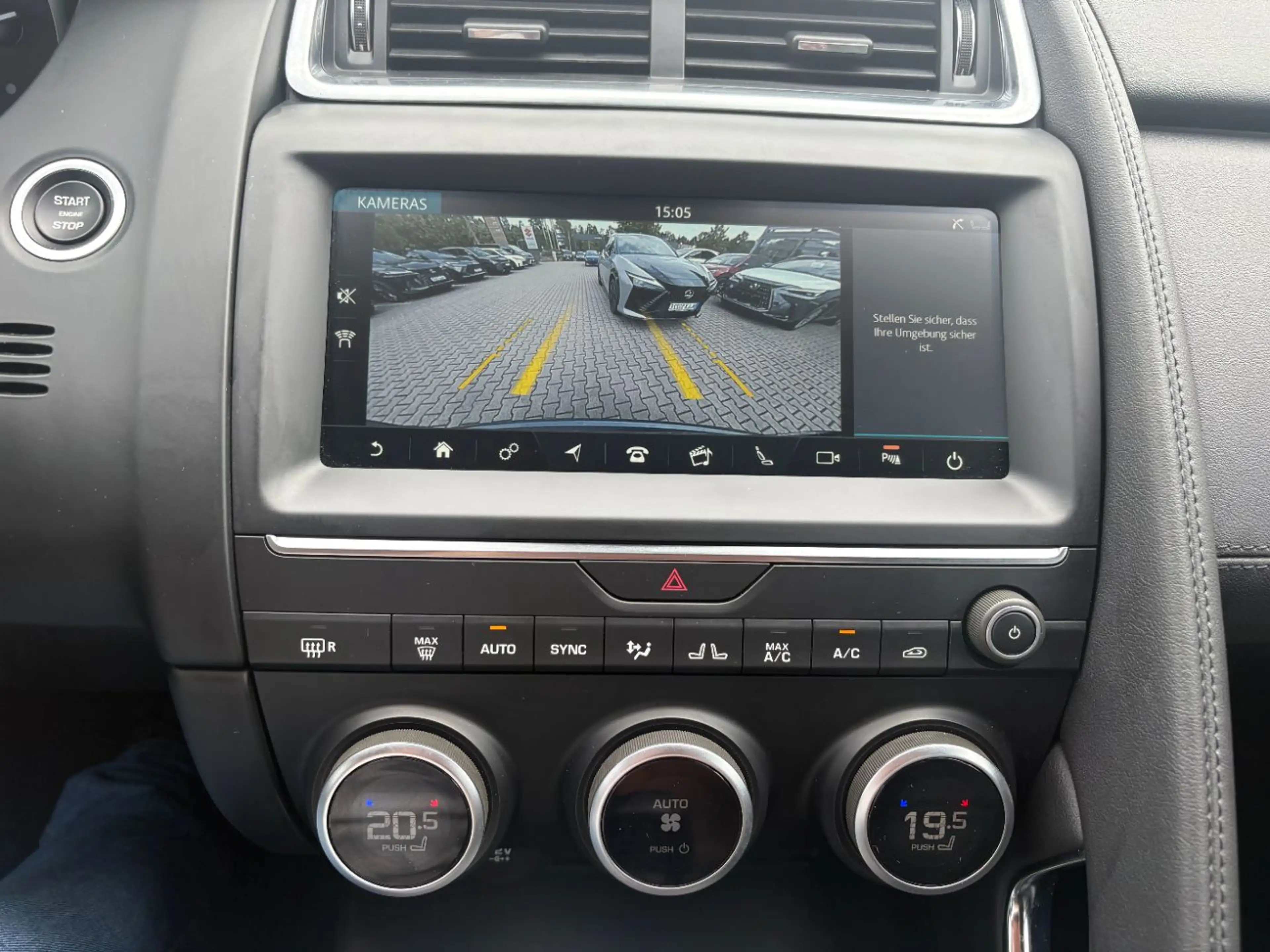 Jaguar E-Pace P250 S ACC+LED+Navi+SHZ+2xKlima+Kam.+LM — photo 13