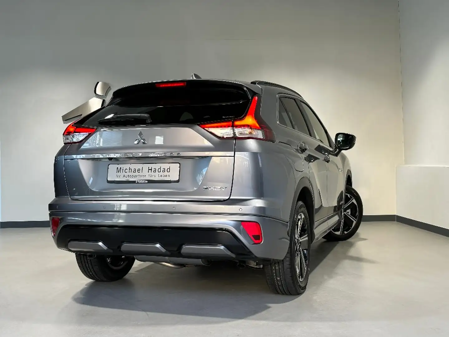 Mitsubishi Eclipse Cross Plug-in Hybrid TOP 4WD + Panorama Grau - 2