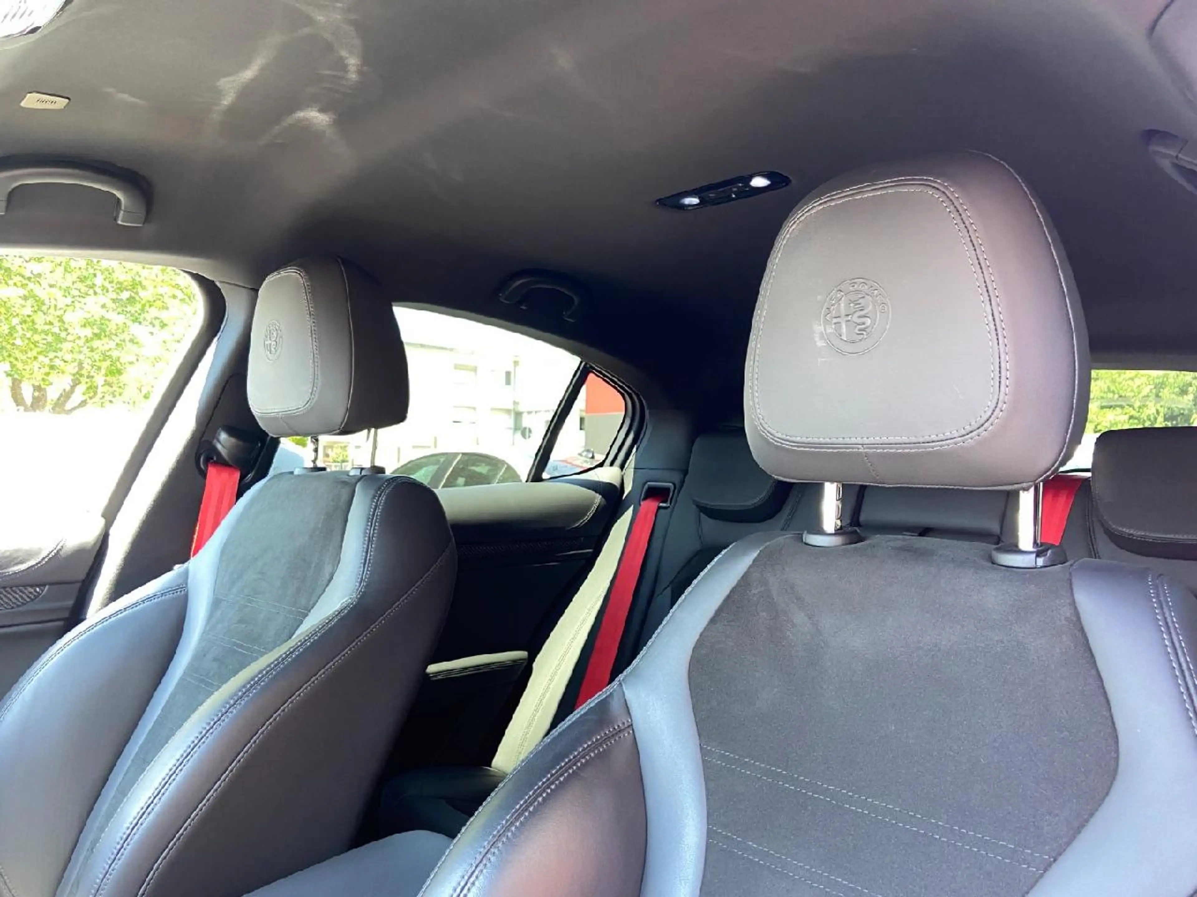 Alfa Romeo Stelvio Quadrifoglio Q4 — photo 7