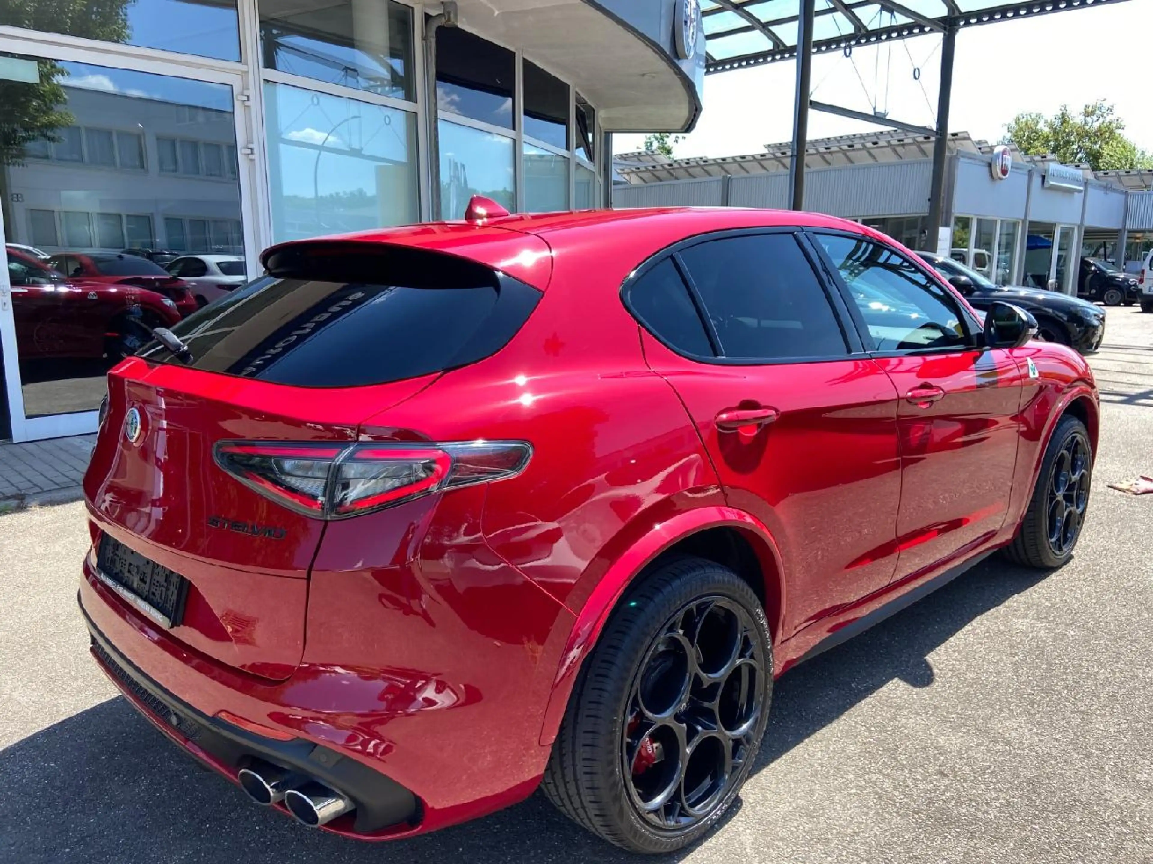 Alfa Romeo Stelvio Quadrifoglio Q4 — photo 2