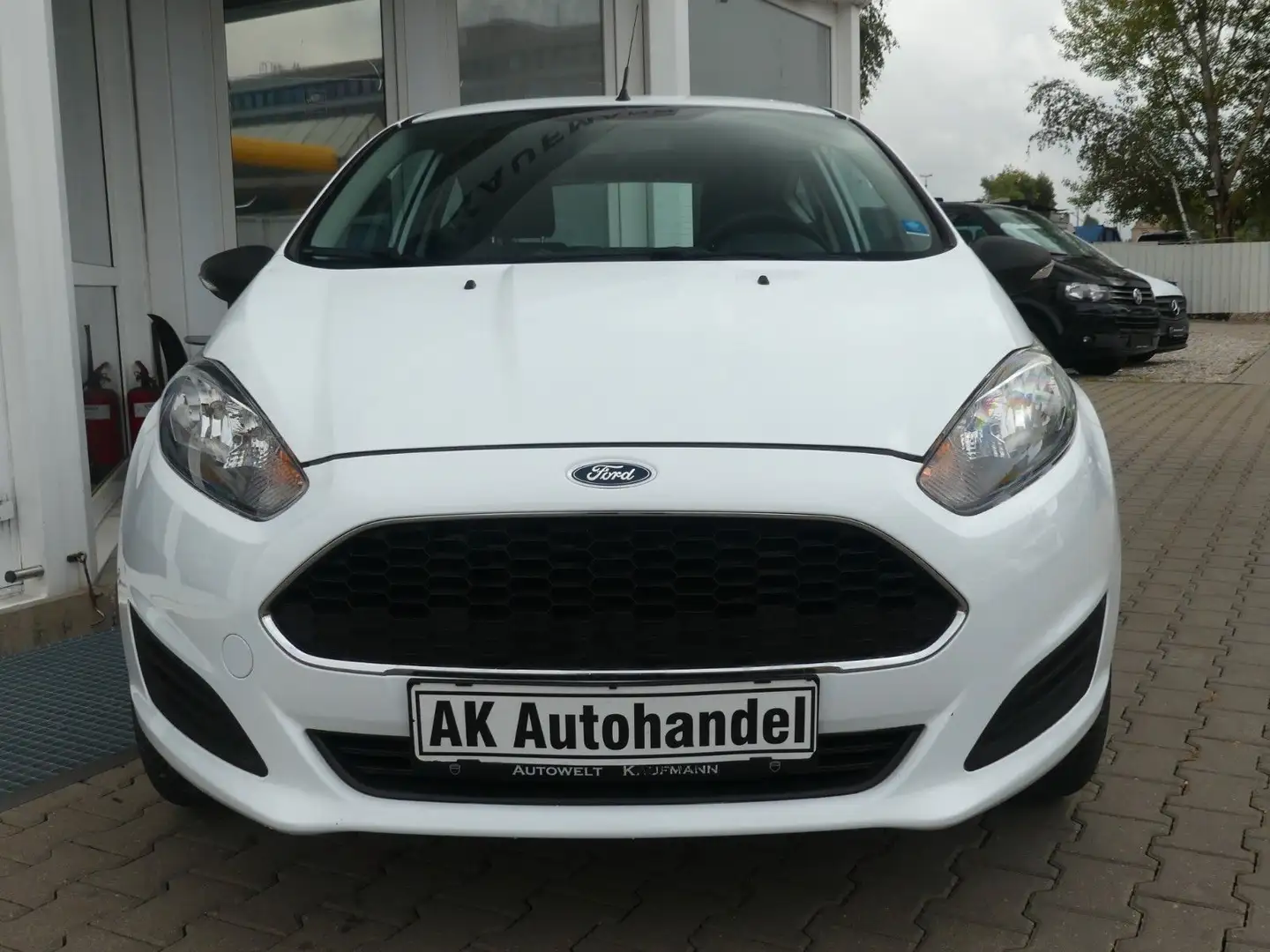 Ford Fiesta Ambiente Weiß - 2