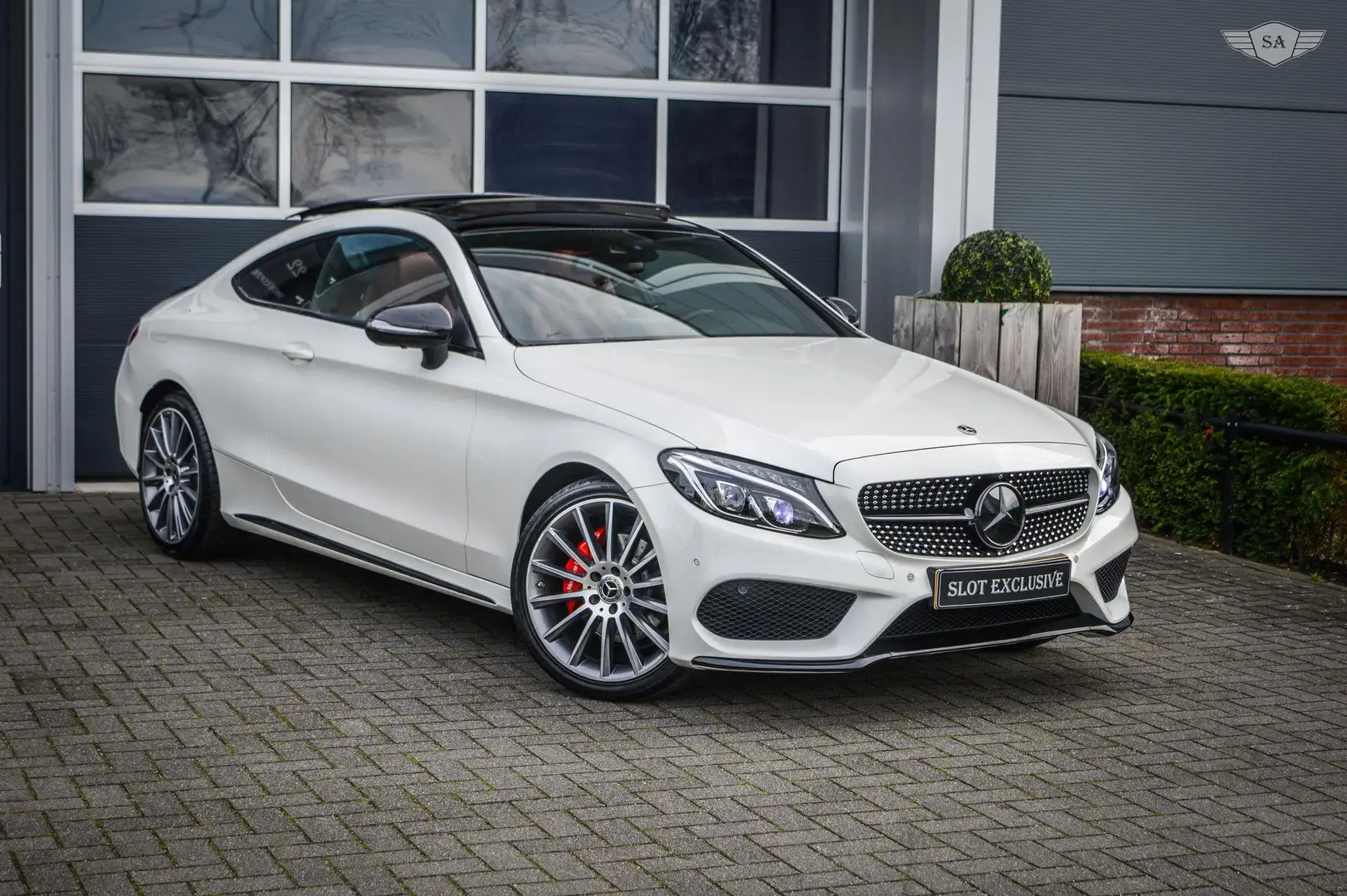 Mercedes-Benz C-klasse Coupé AMG-LINE|PREMIUM|PANO|360|BURMESTER Wit - 2