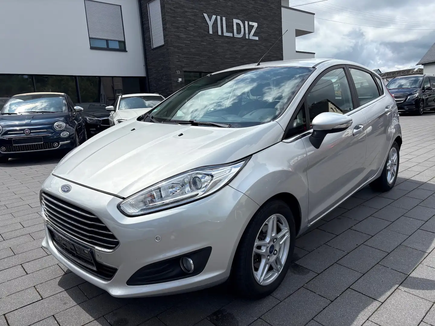 Ford Fiesta 1.5 TDCI * KLIMA * 5 .TÜRIG * PDC Zilver - 1
