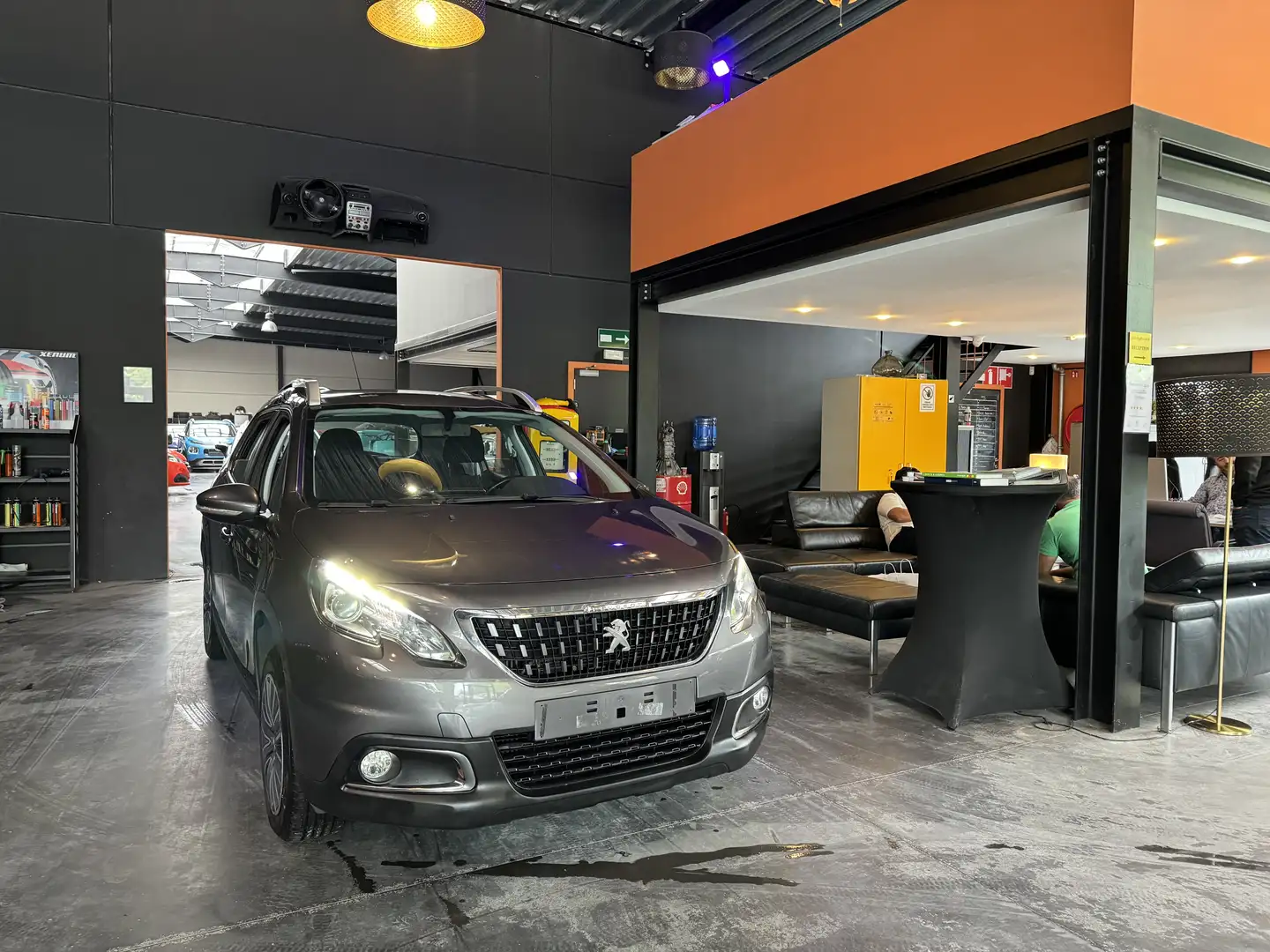 Peugeot 2008 1.2 - 90.989 KM ! A/C - MEDIA/TEL - LIM/REG Gris - 1
