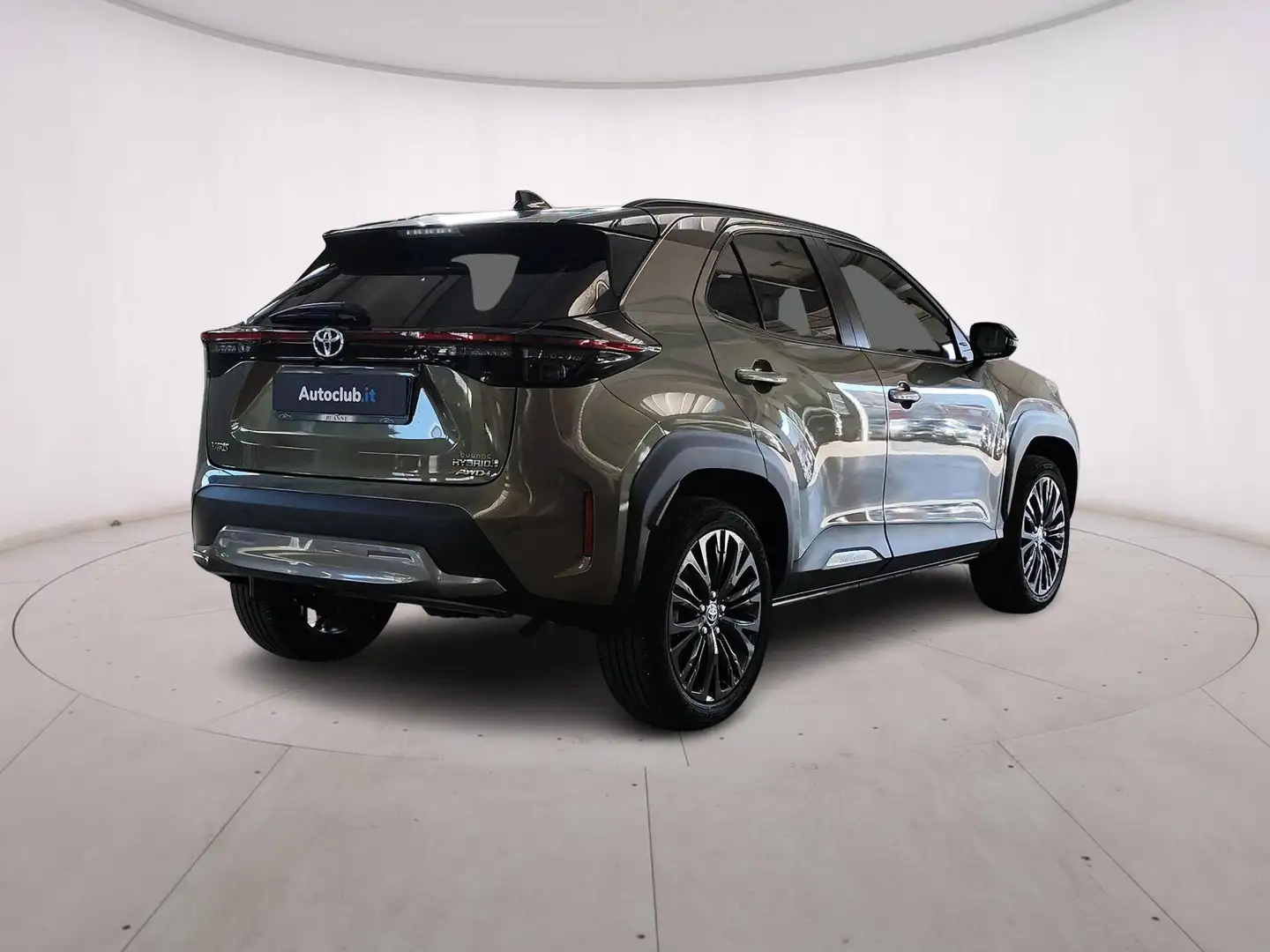 Toyota Yaris Cross 1.5h Adventure awd-i 116cv Grigio - 2