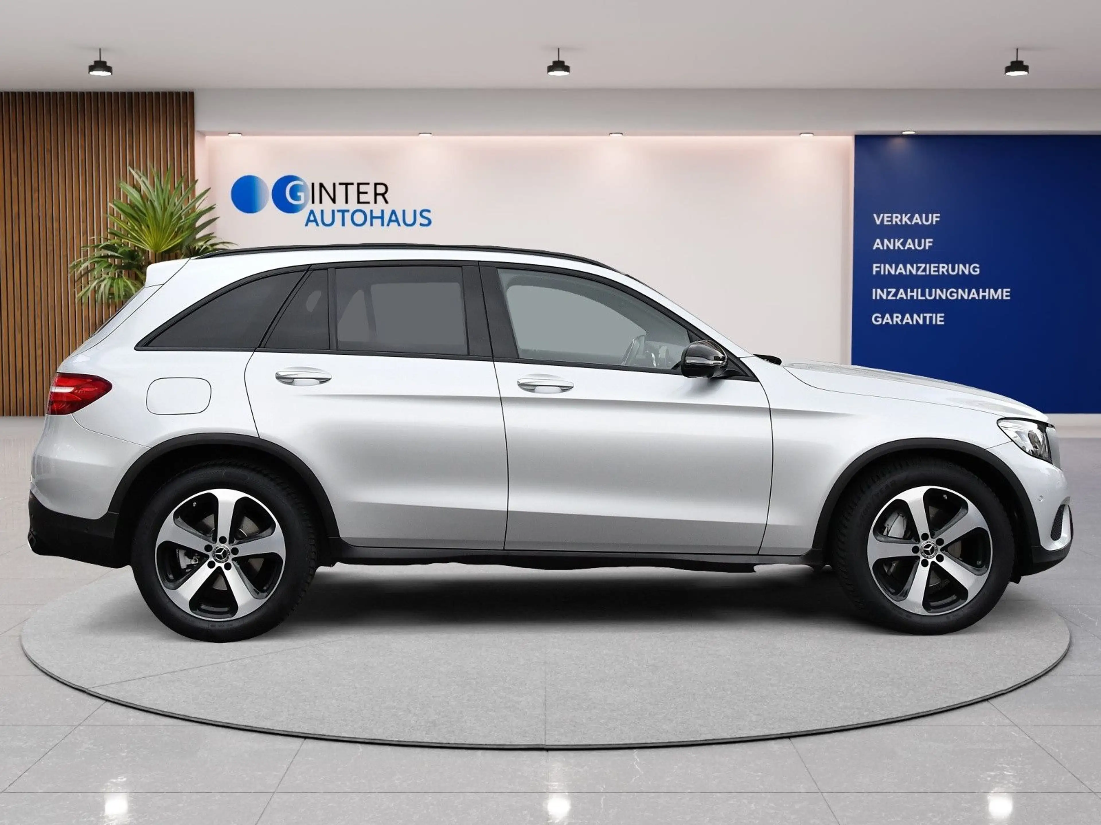 Mercedes-Benz GLC 250 4Matic Exclusive*Distronic*360°*2.Hand* — photo 2
