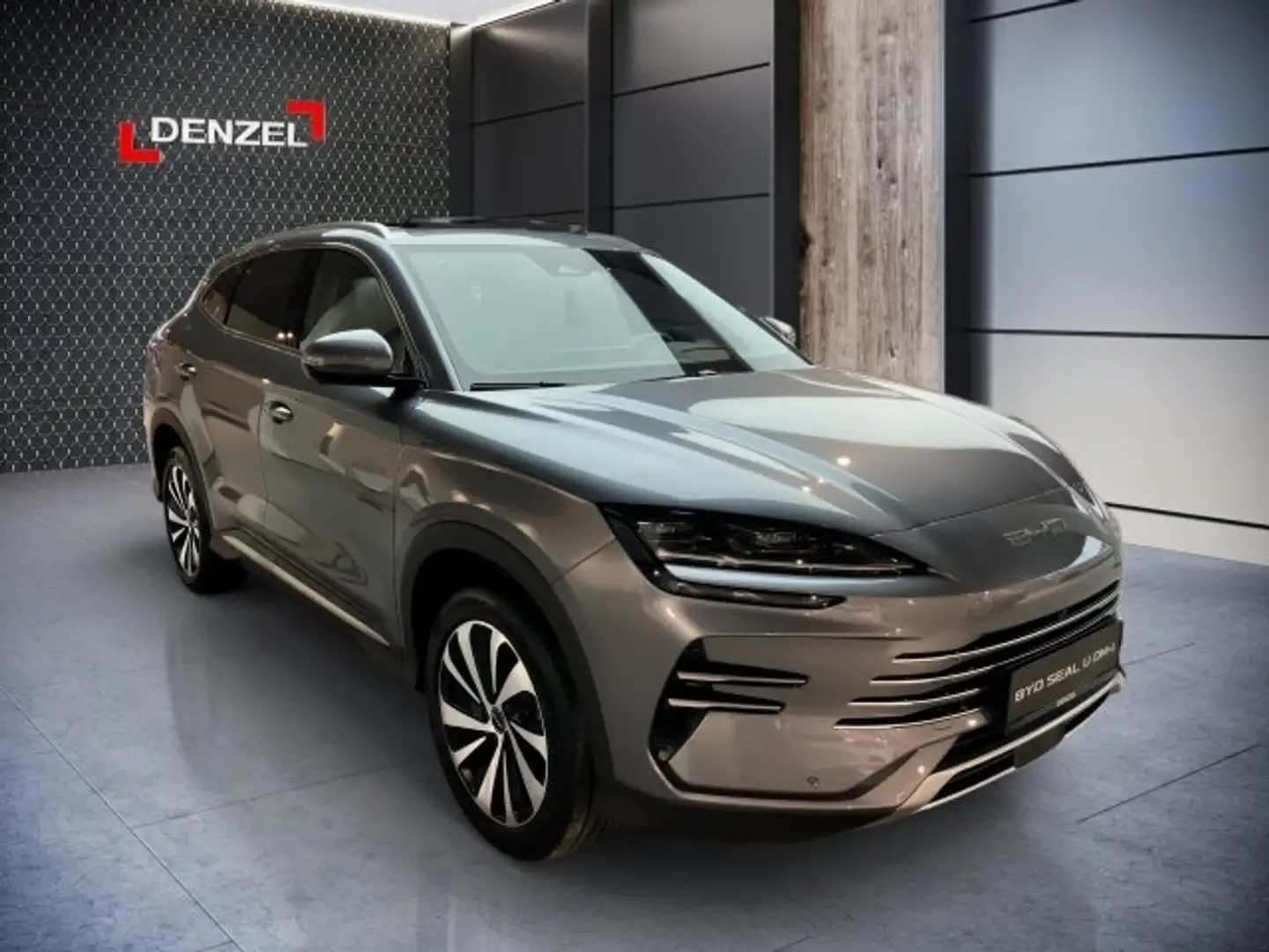 BYD Seal U DM-i Design AWD Grau - 1
