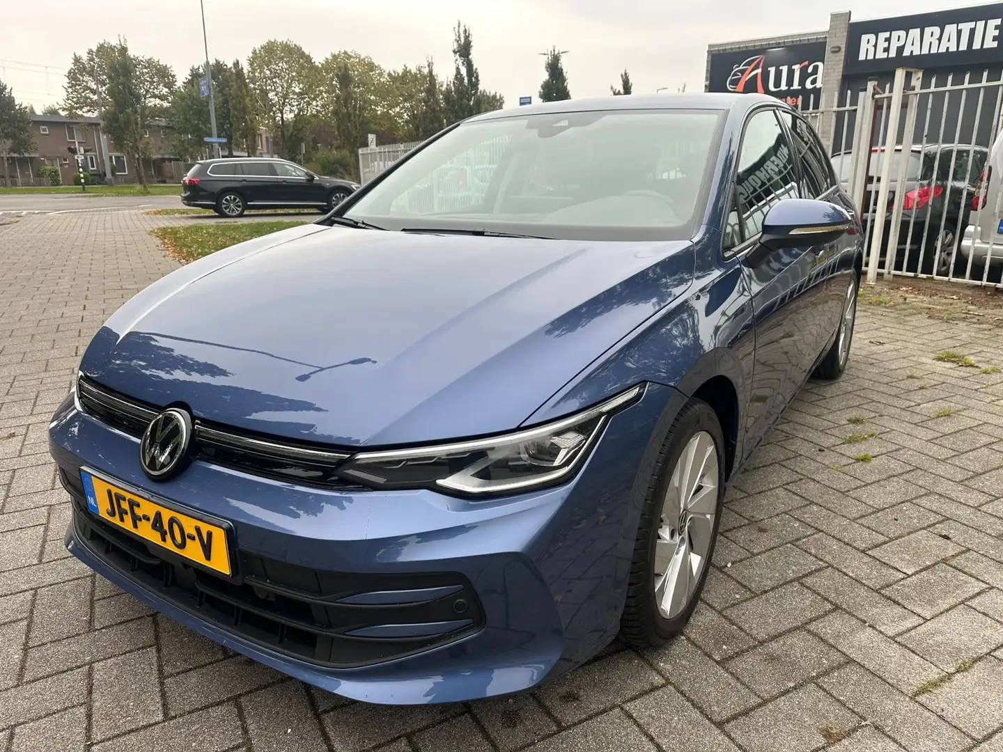 Volkswagen Golf 1.5 TSI Life Edition Blau - 1