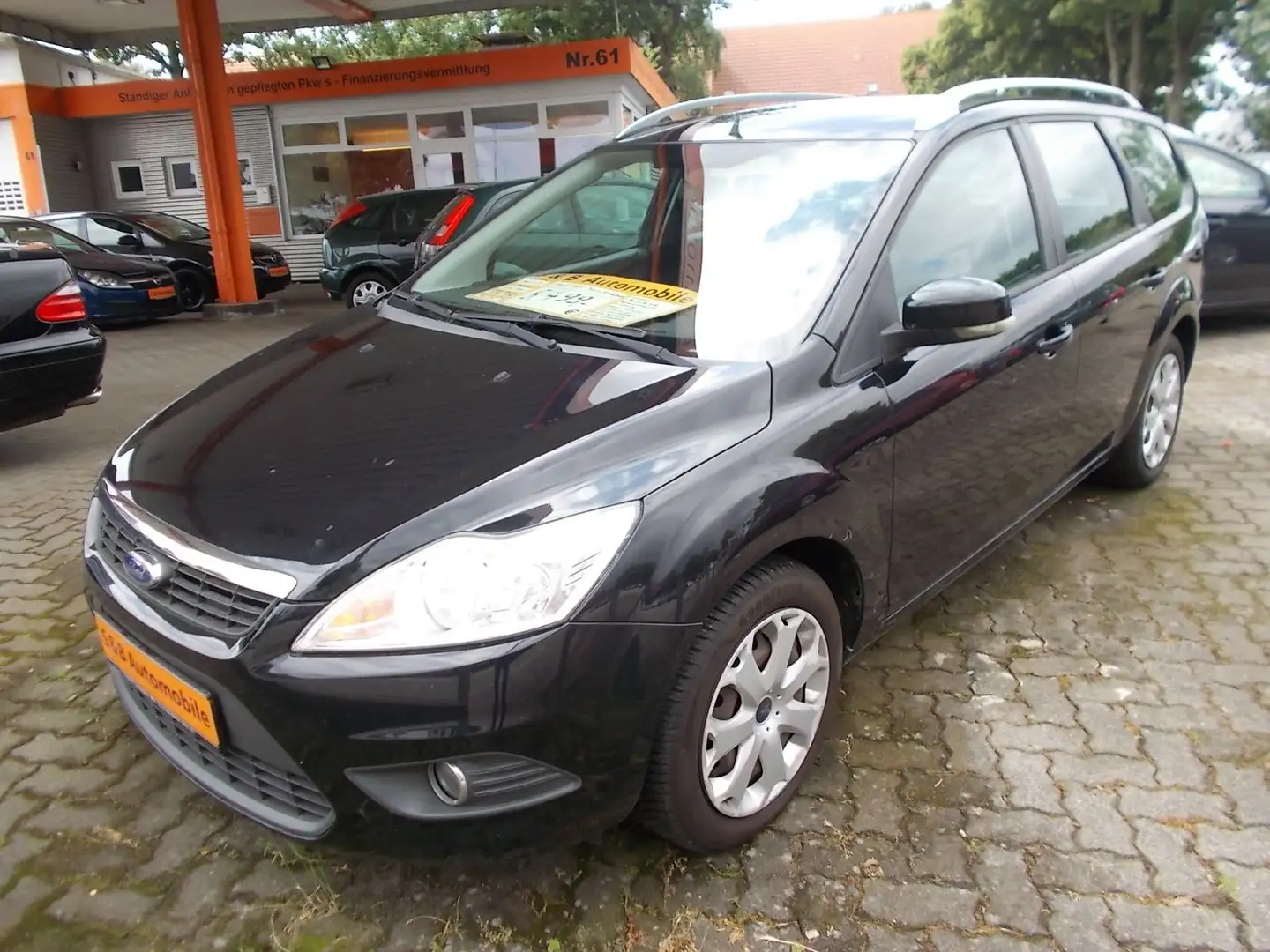 Ford Focus Turnier Concept wenig km Tüv neu Schwarz - 1