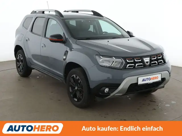 Dacia Duster view 8