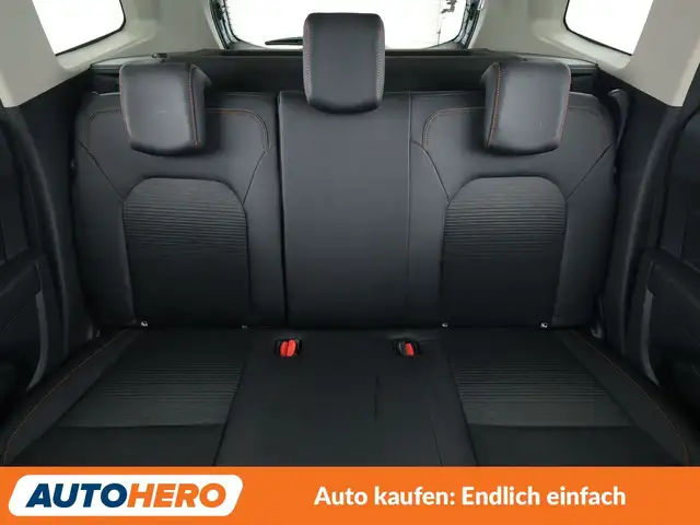 Dacia Duster view 15