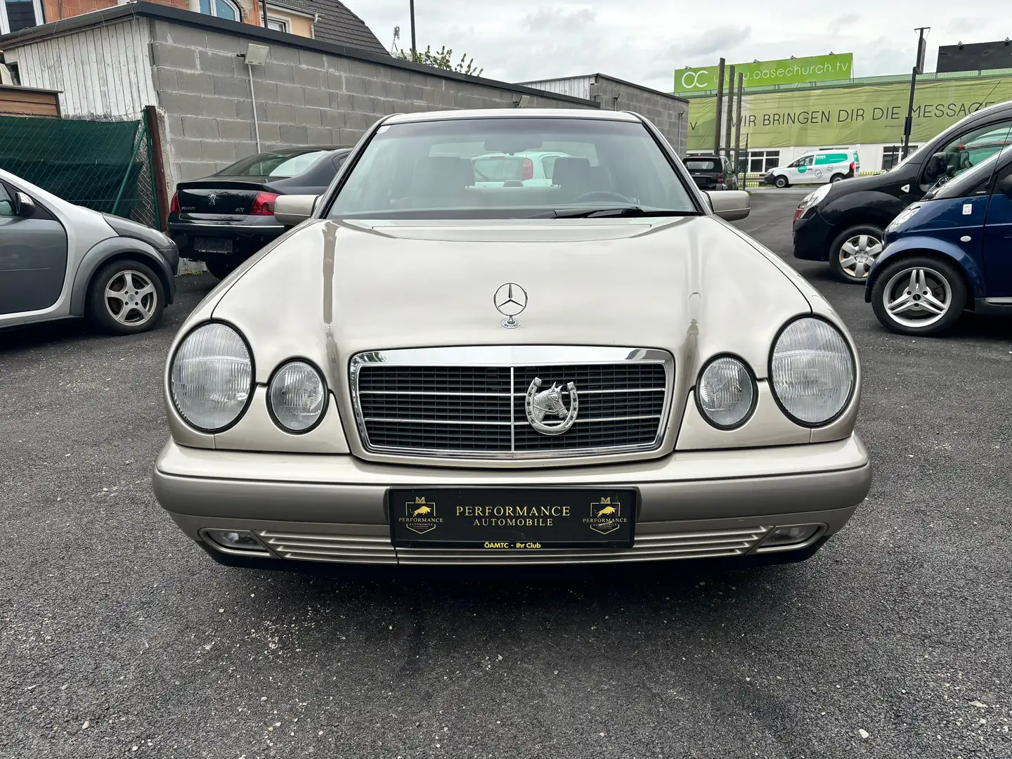 Mercedes-Benz E 220 Classic Ds. **NUR 44.000tkm**1 Besitz** Złoty - 2