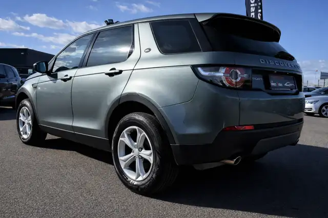 Land Rover Discovery Sport view 7