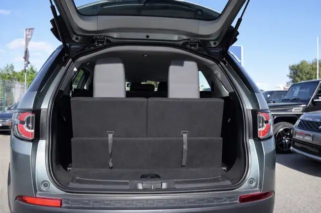 Land Rover Discovery Sport view 11