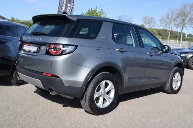 Land Rover Discovery Sport view 10