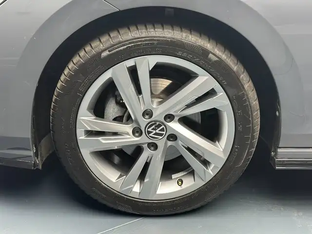 Volkswagen Golf view 9