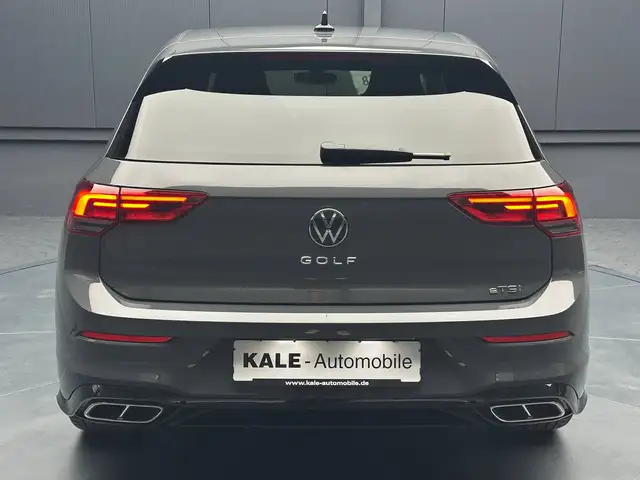 Volkswagen Golf view 4