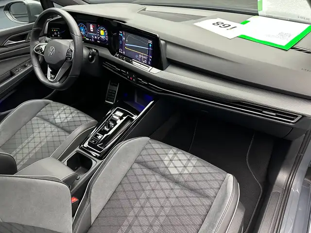 Volkswagen Golf view 11