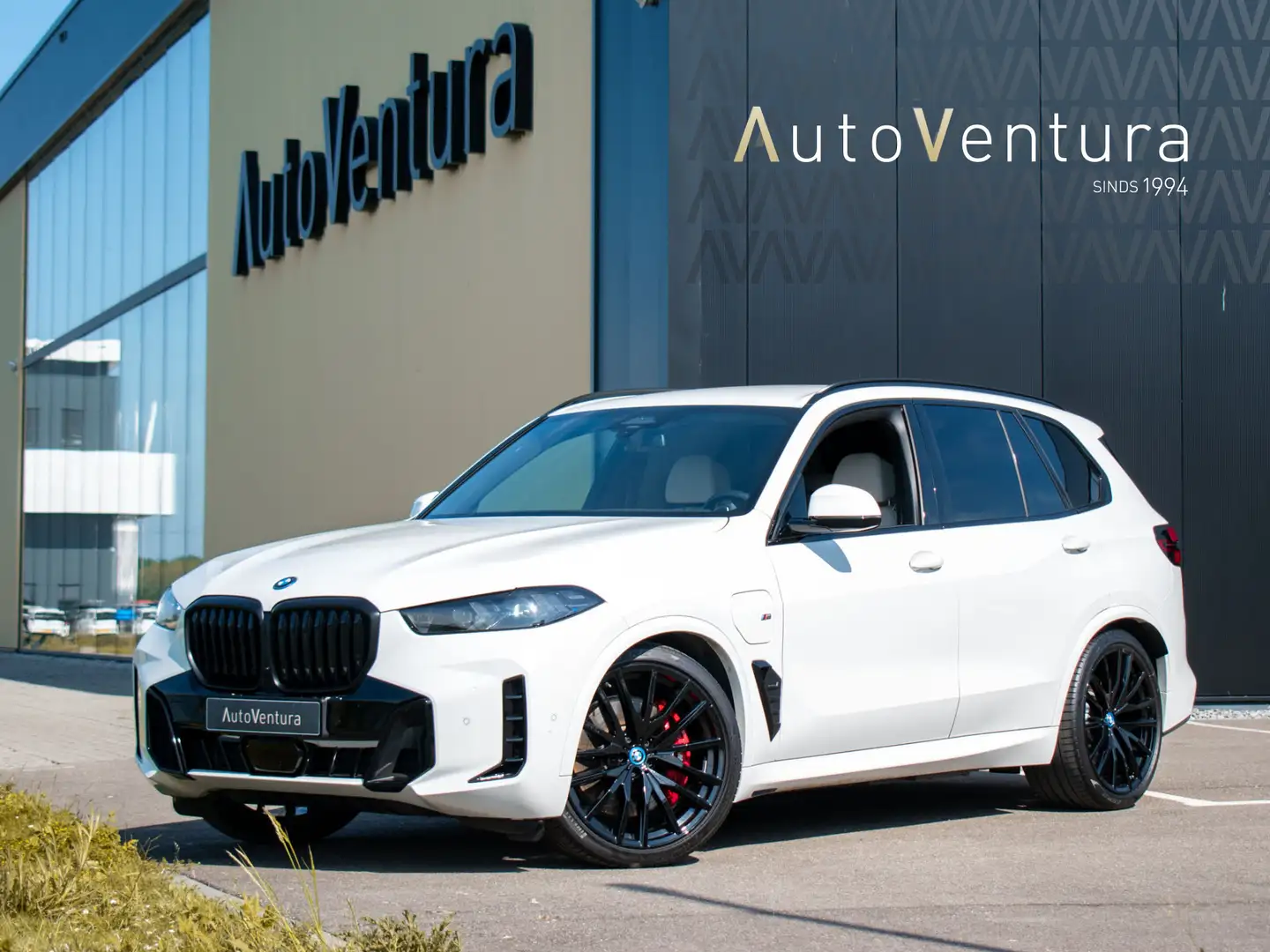 BMW X5 xDrive50e High Executive | M-sport Pro | Trekhaak Wit - 1