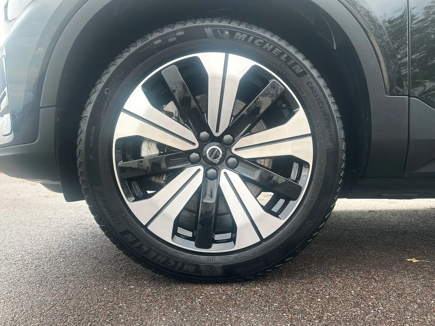 Volvo XC40 Recharge Single Core AHK LED Schwarz - 2