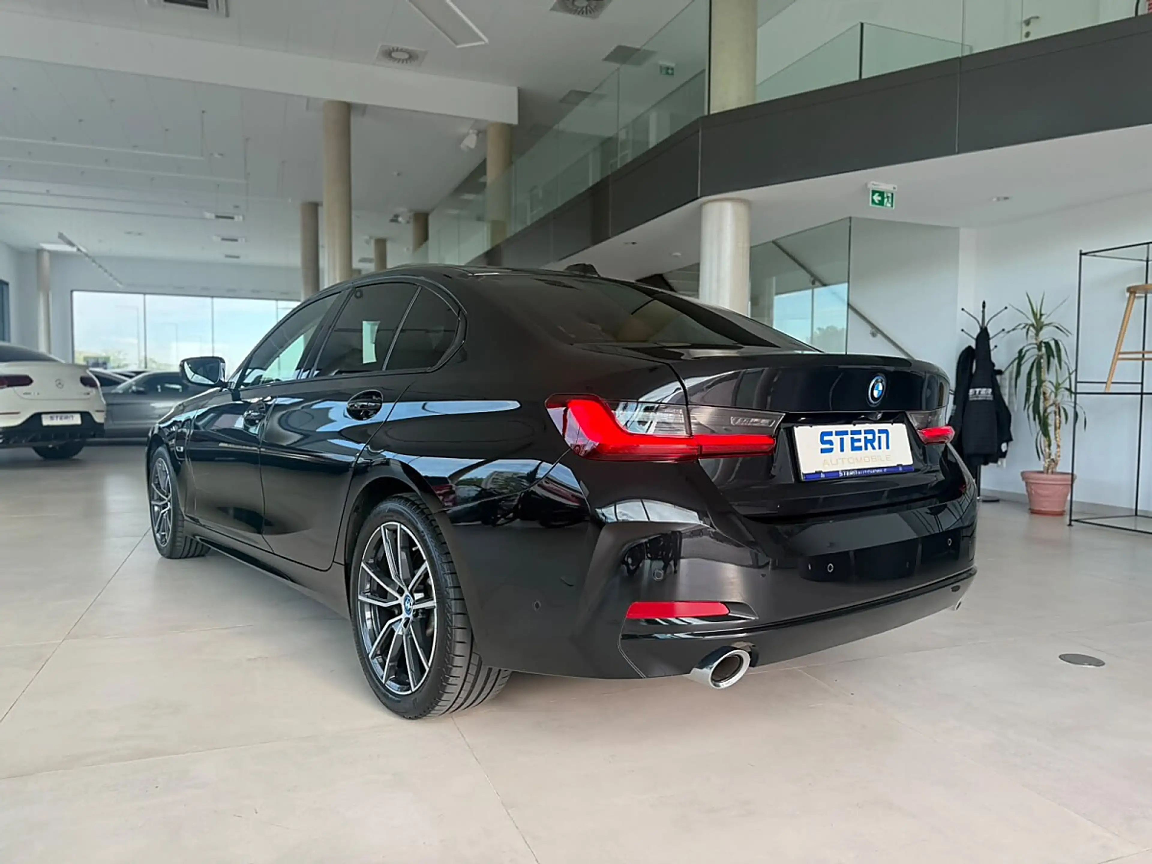 BMW 330 e xDrive (EURO 6d)(OPF) — photo 4