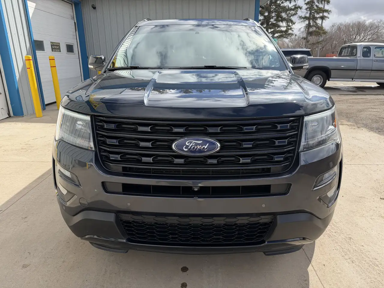 Ford Explorer photo Ford Explorer