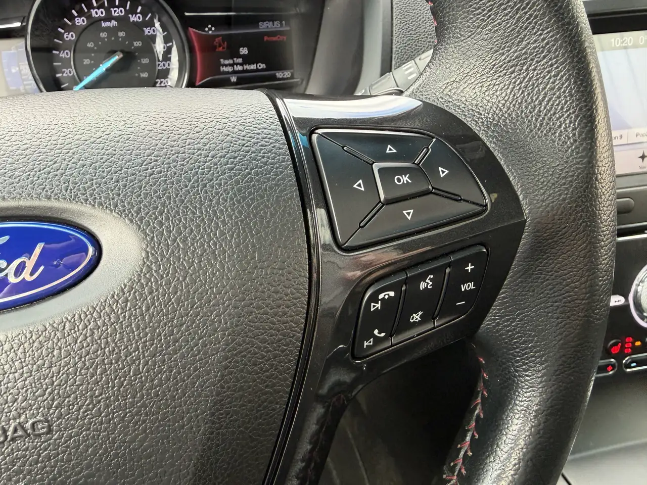 Ford Explorer photo Ford Explorer
