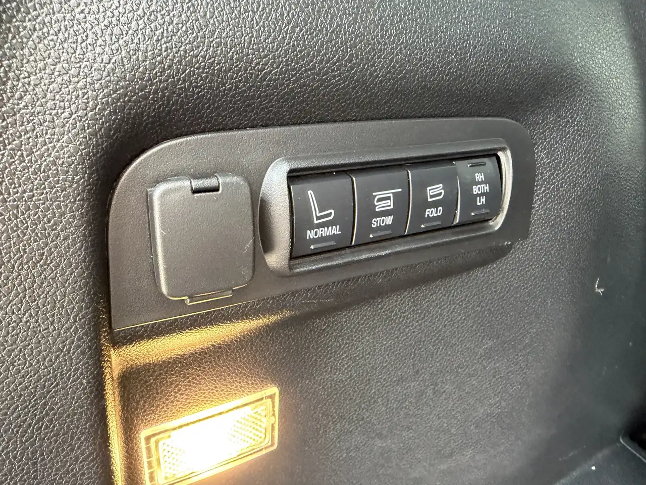 Ford Explorer photo Ford Explorer