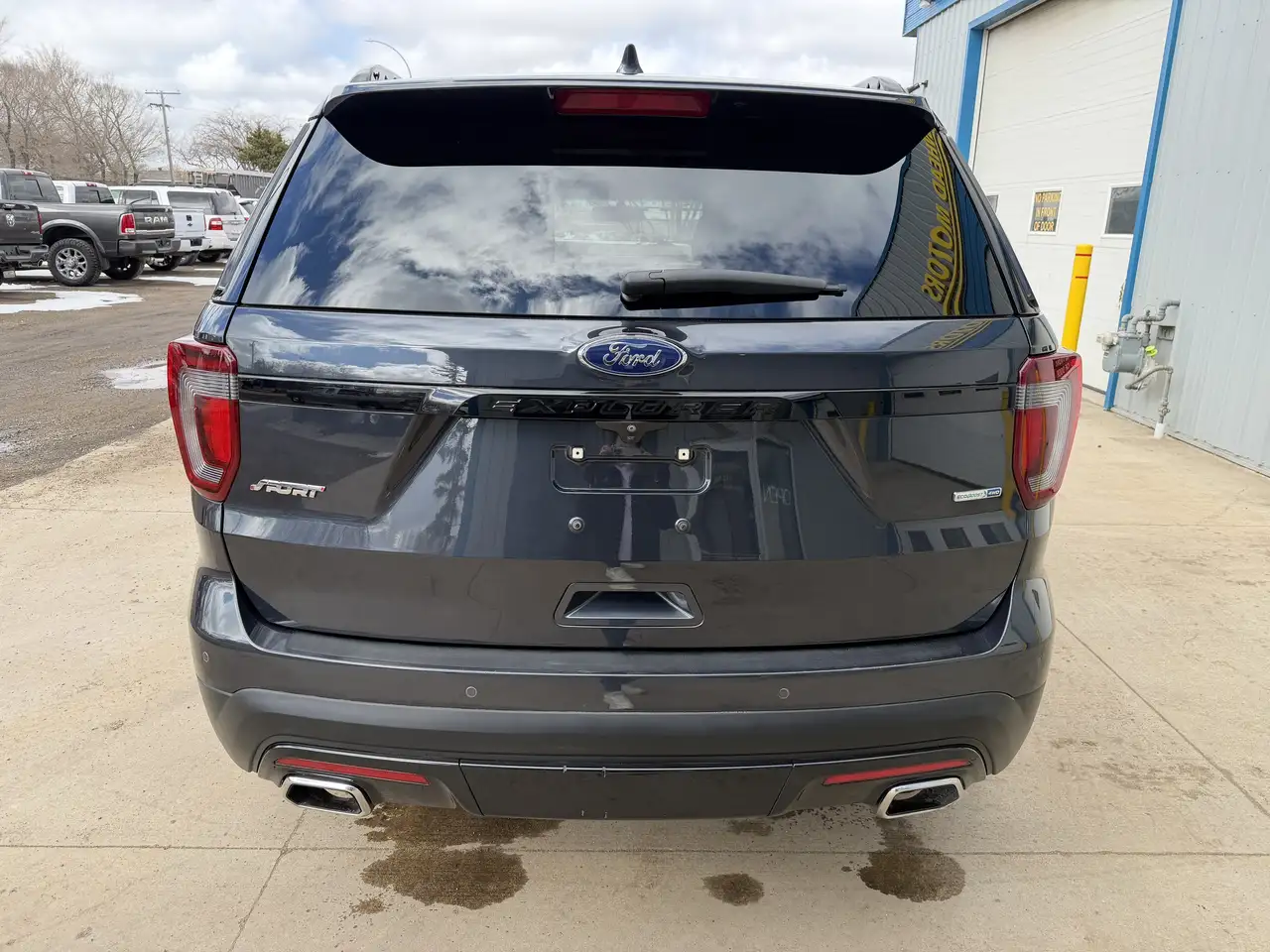Ford Explorer photo Ford Explorer