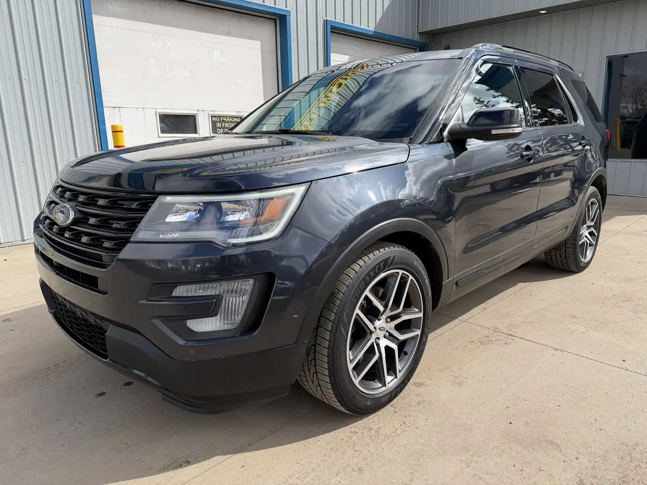 Ford Explorer photo Ford Explorer