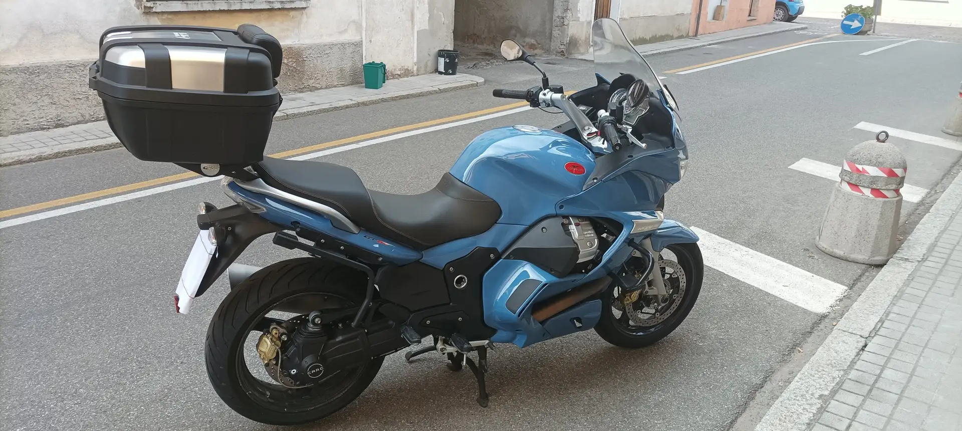 Moto Guzzi Norge 1200 GT 8V ABS Modrá - 1