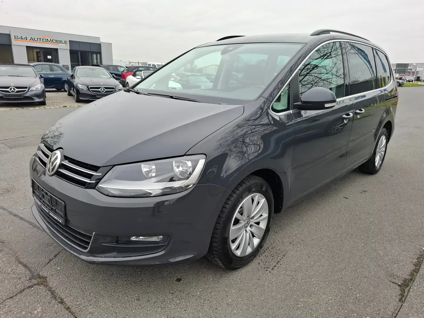 Volkswagen Sharan Comfortline *NAVI*7Sitzer*Sitzhzg*PDC*Spurhalteass Gris - 1